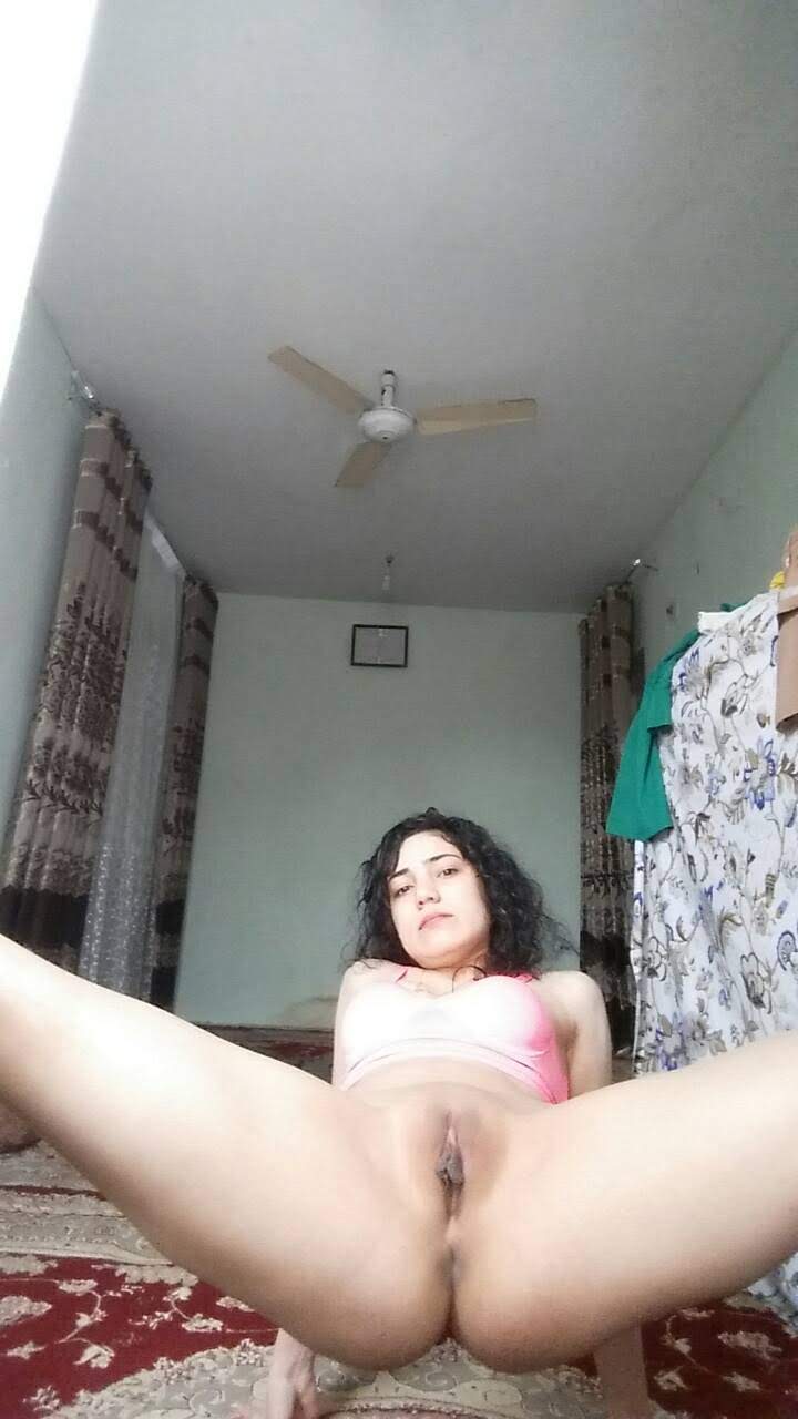 Arab girls nude pics collection