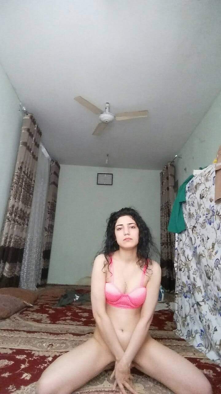 Arab girls nude pics collection