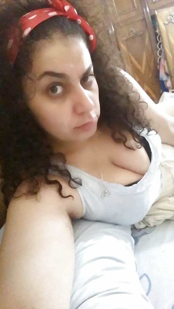 Horny busty indian aunty