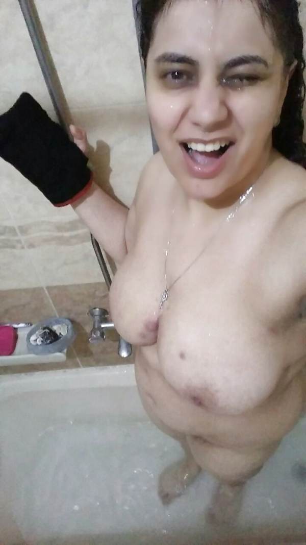 Horny busty indian aunty