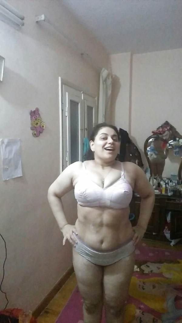 Horny busty indian aunty