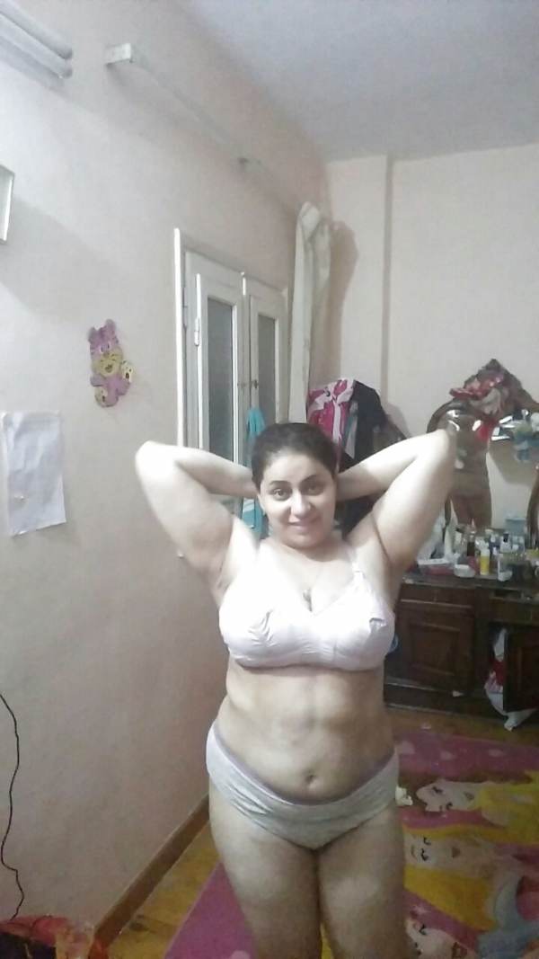 Horny busty indian aunty