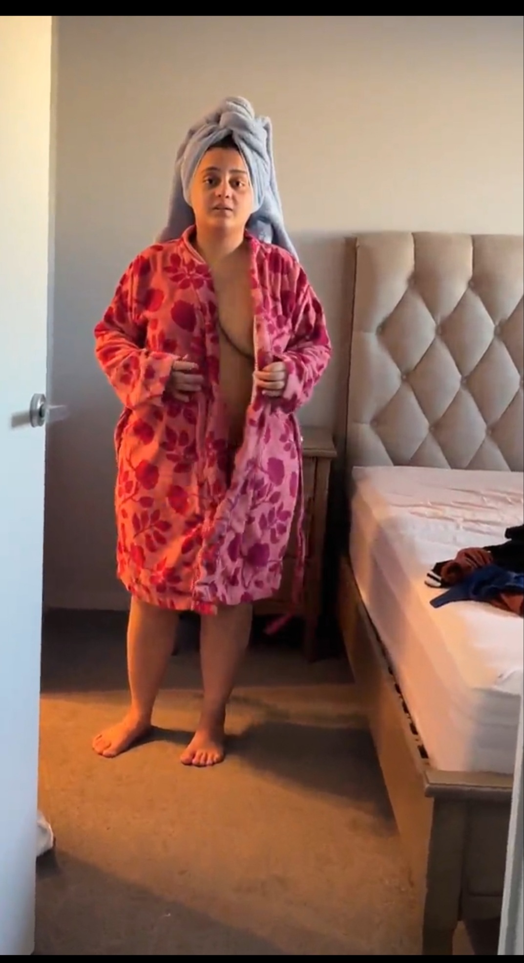 Pakistani Busty Rich Babe