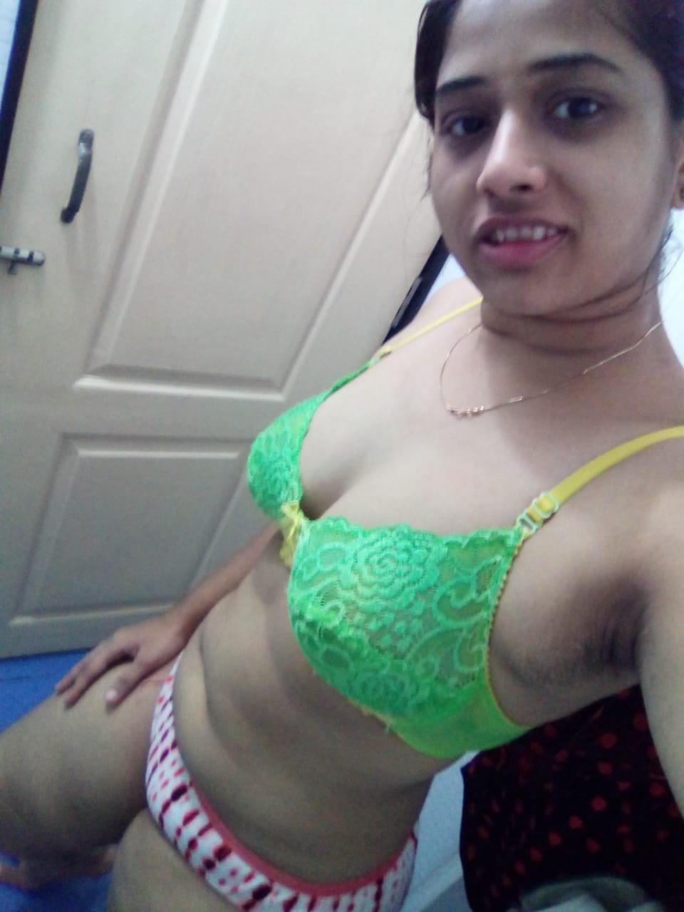 Desi bhabhi full nude photos