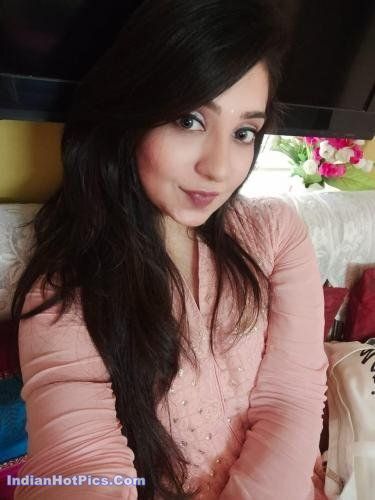 Indian couple masti karte hue