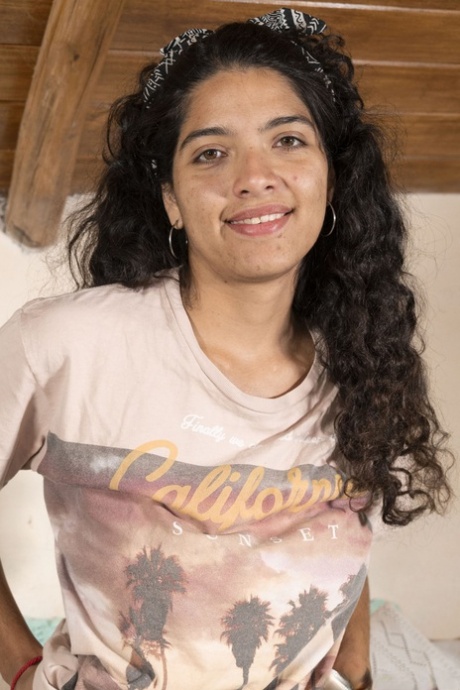 Indian cute girl big hairy wet pussy