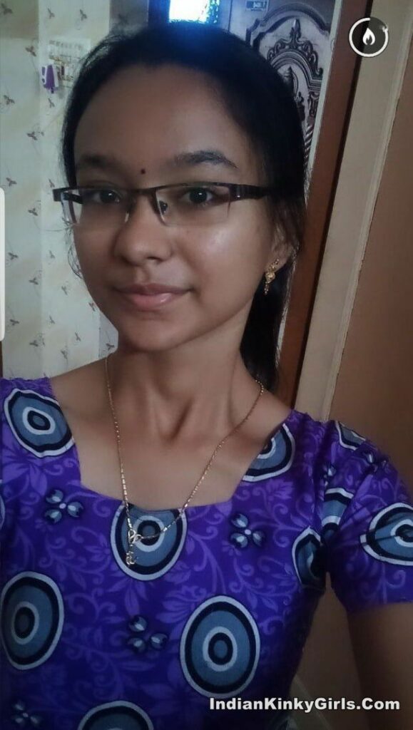 Indian College Girl Nude Small Tits Selfies