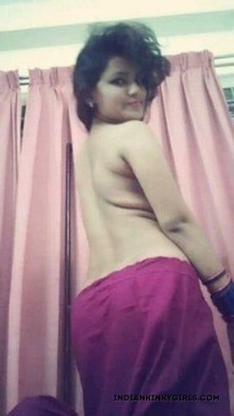 Indian College Girl Nude Show Her Tight Boobs