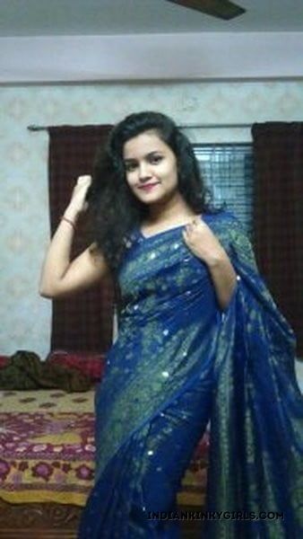 Indian College Girl Nude Show Her Tight Boobs