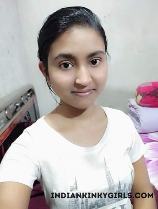 Indian Jaipur girl Show Her Firm Boobs Photos