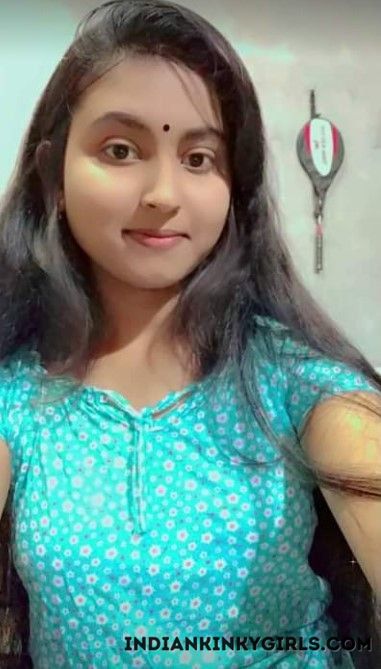 Indian Jaipur girl Show Her Firm Boobs Photos