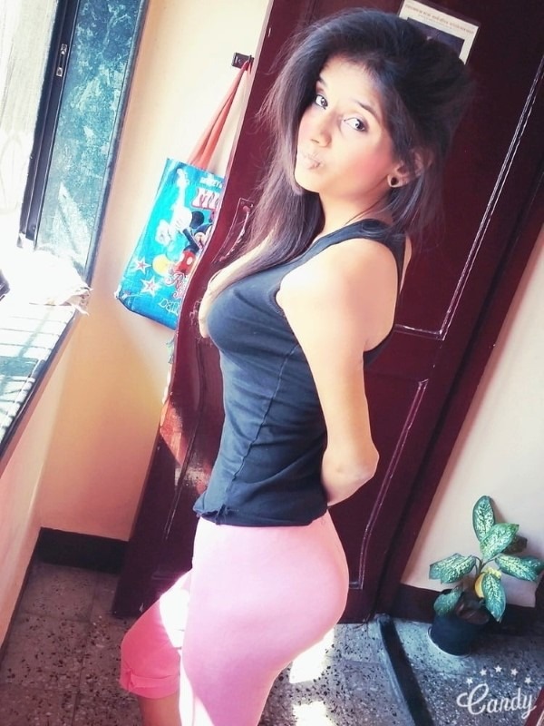 Very slim figured sexy Indian girl’s pics