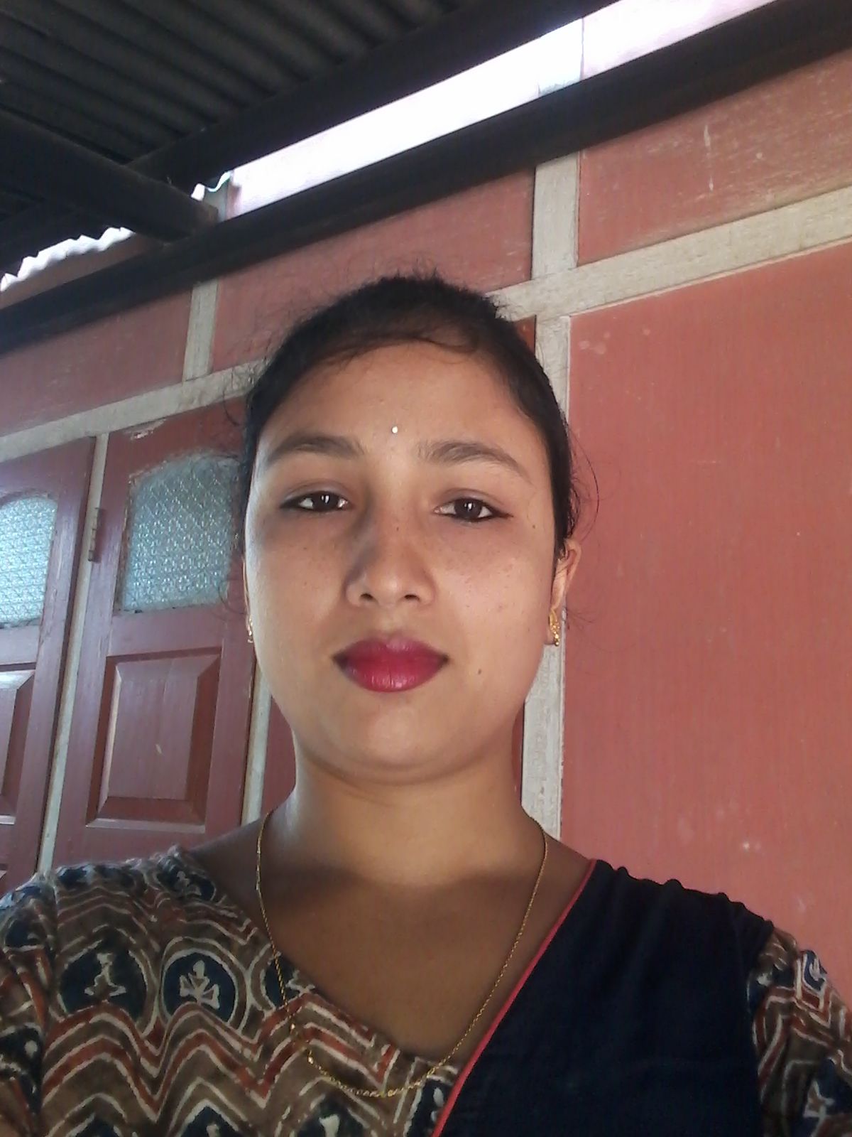 Indian Gauhati Girl Showing Her Boobs