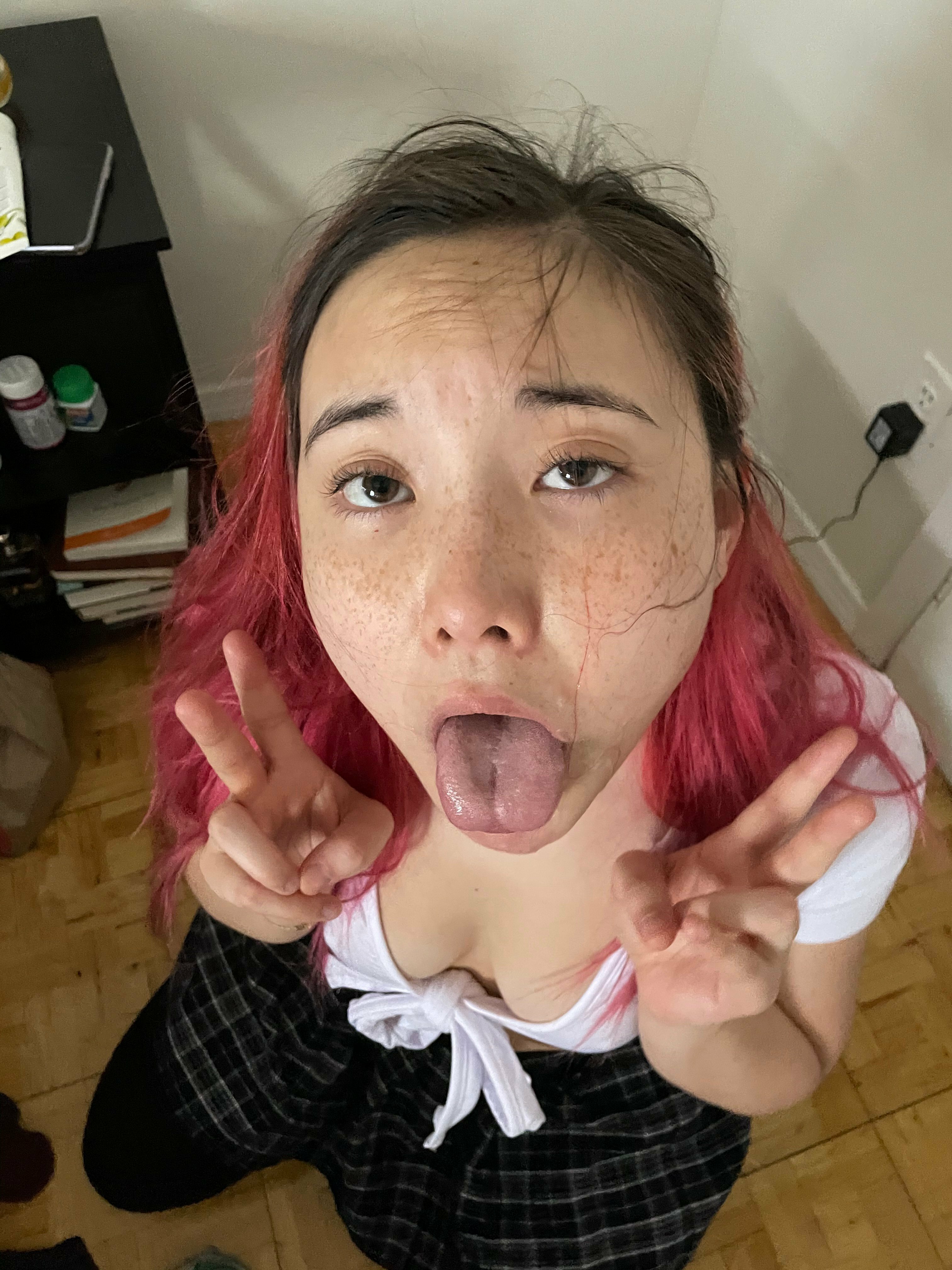 Sexy Asian webslut Lauren