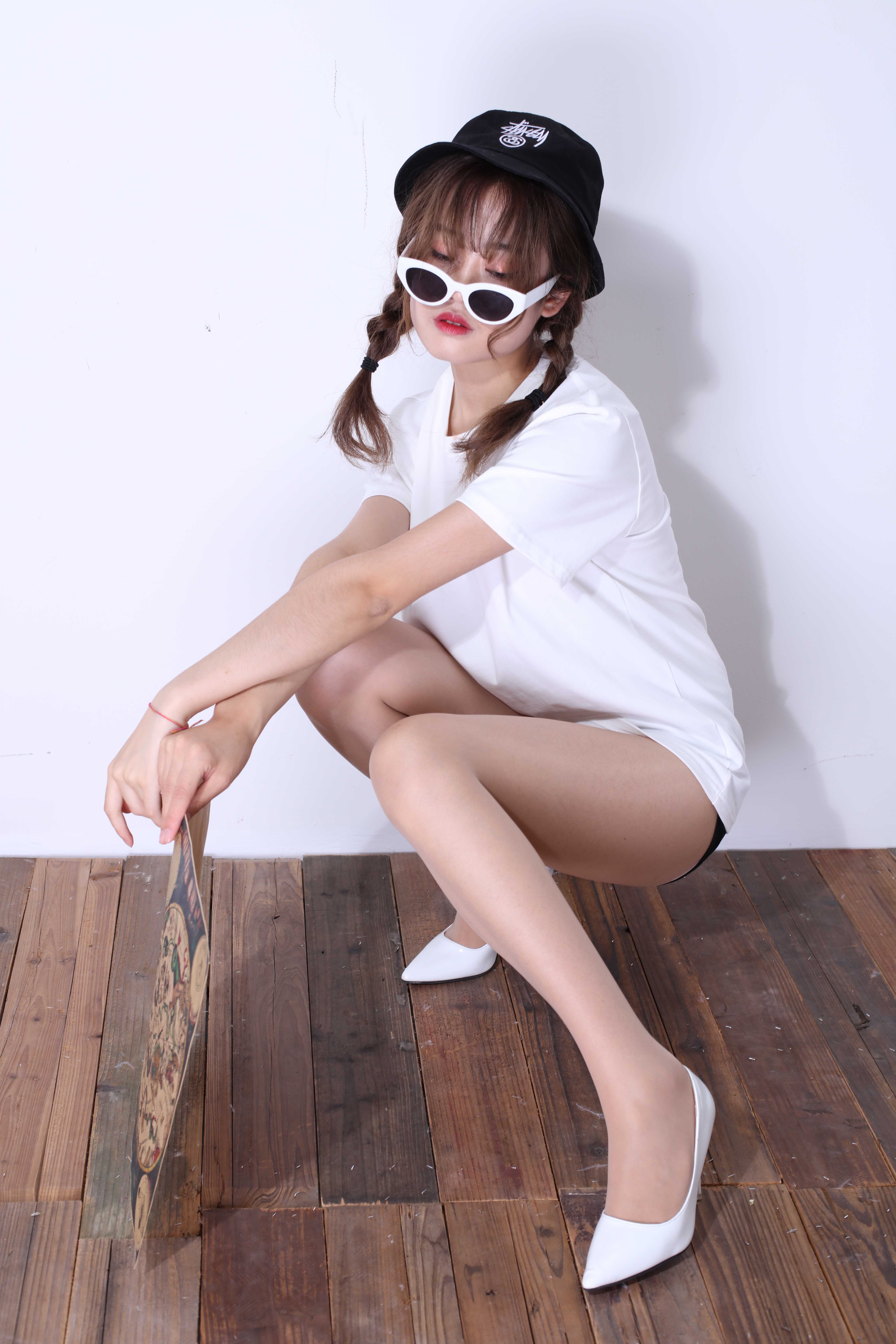 China Beauty Legs and feet 409