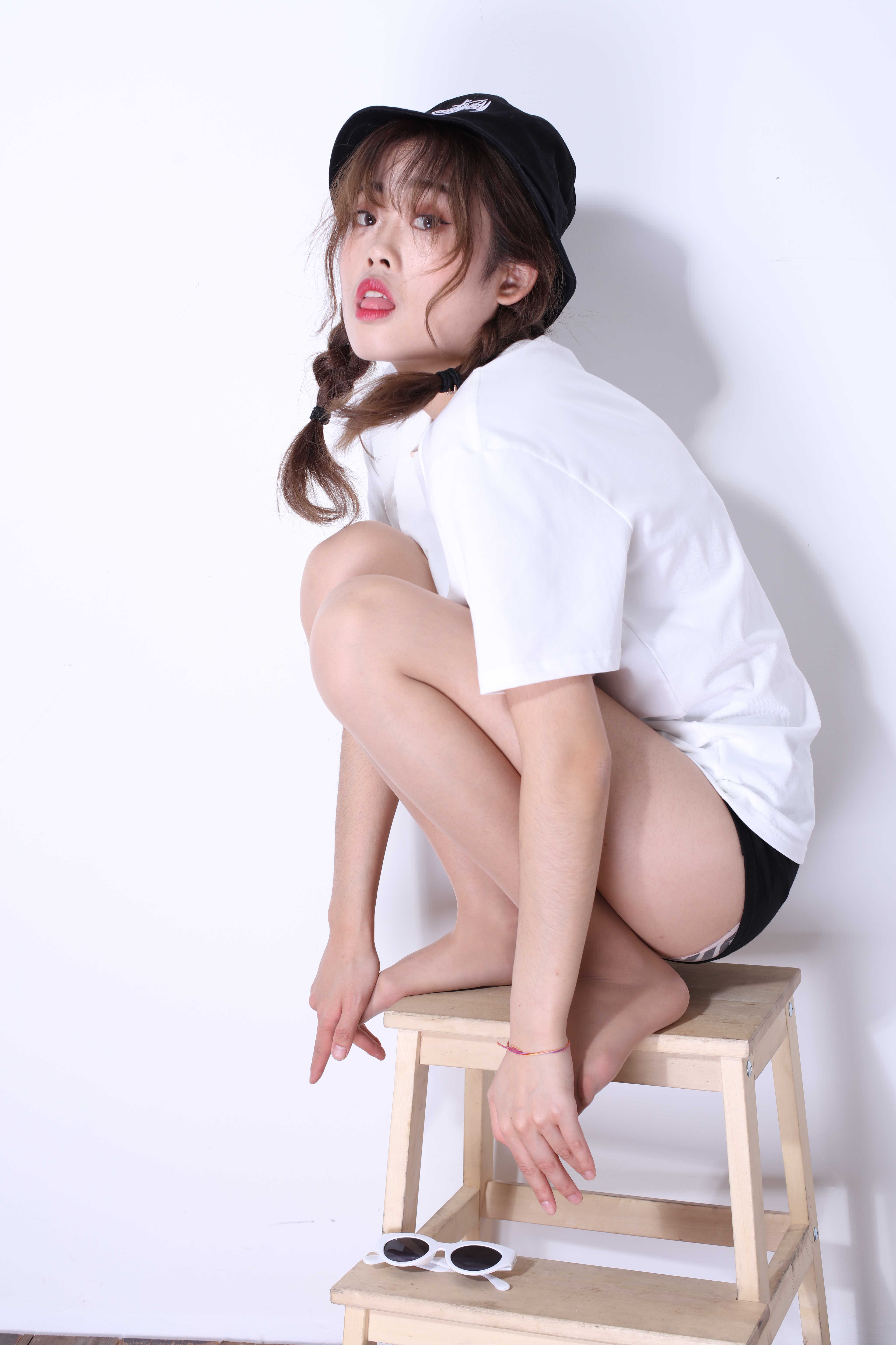 China Beauty Legs and feet 409