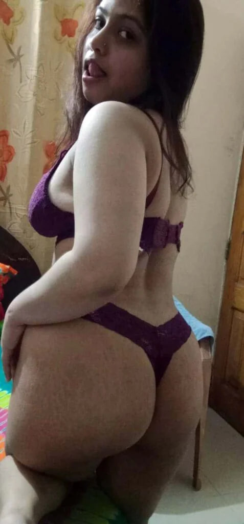 Bangladeshi Muslim Bhabhi