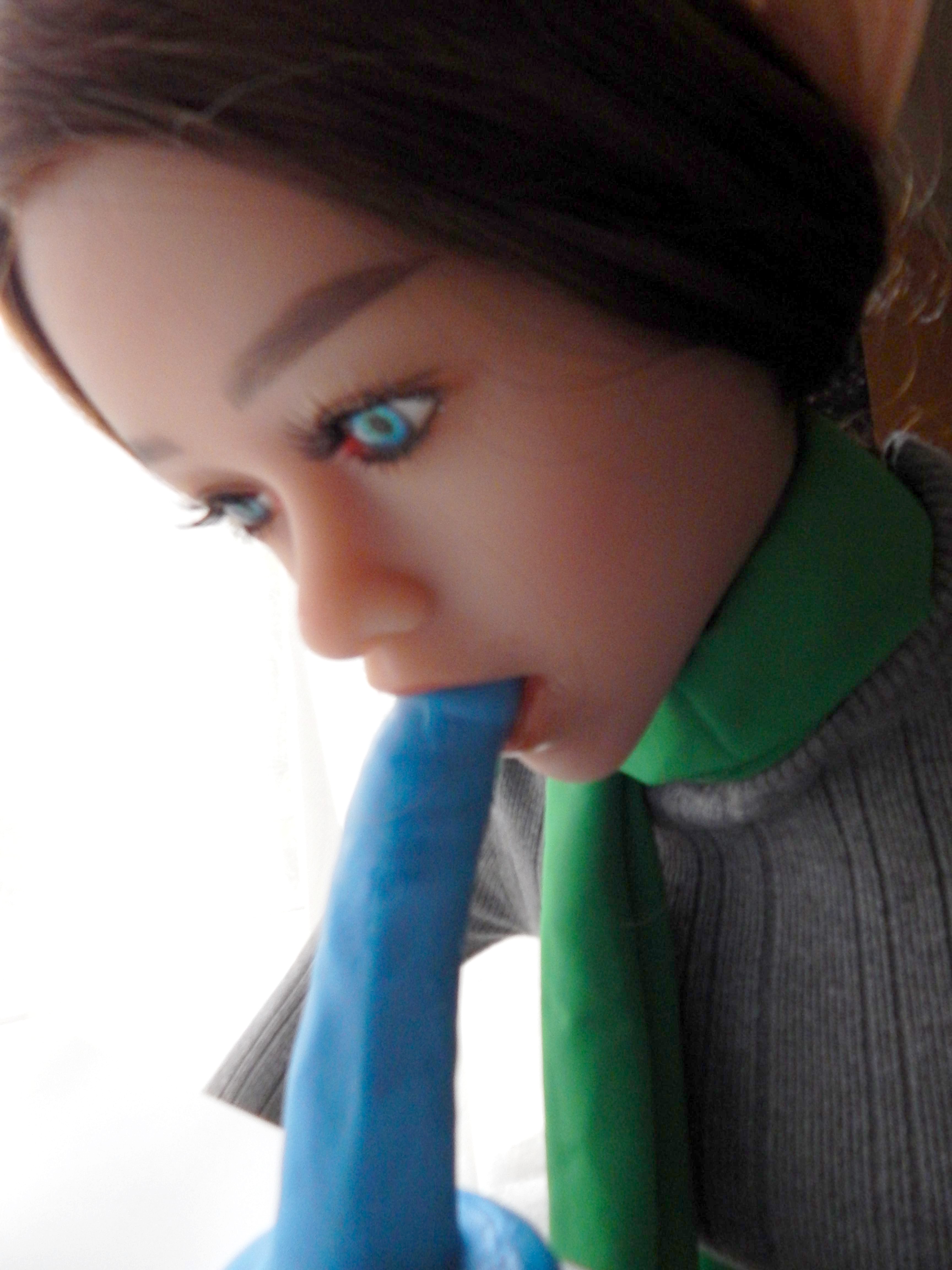 Elf girl is training to do BJ.