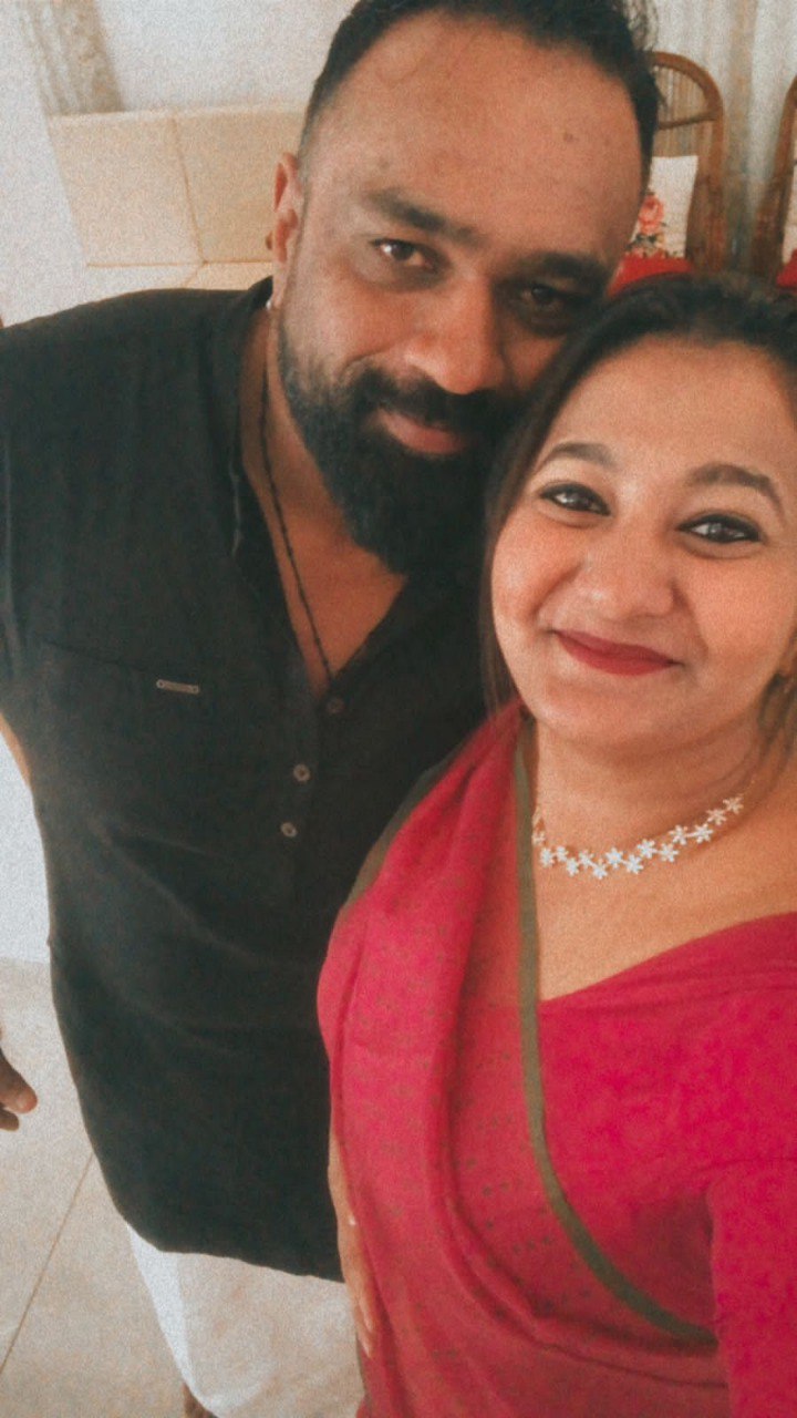 Desi Aunty With Boyfriend