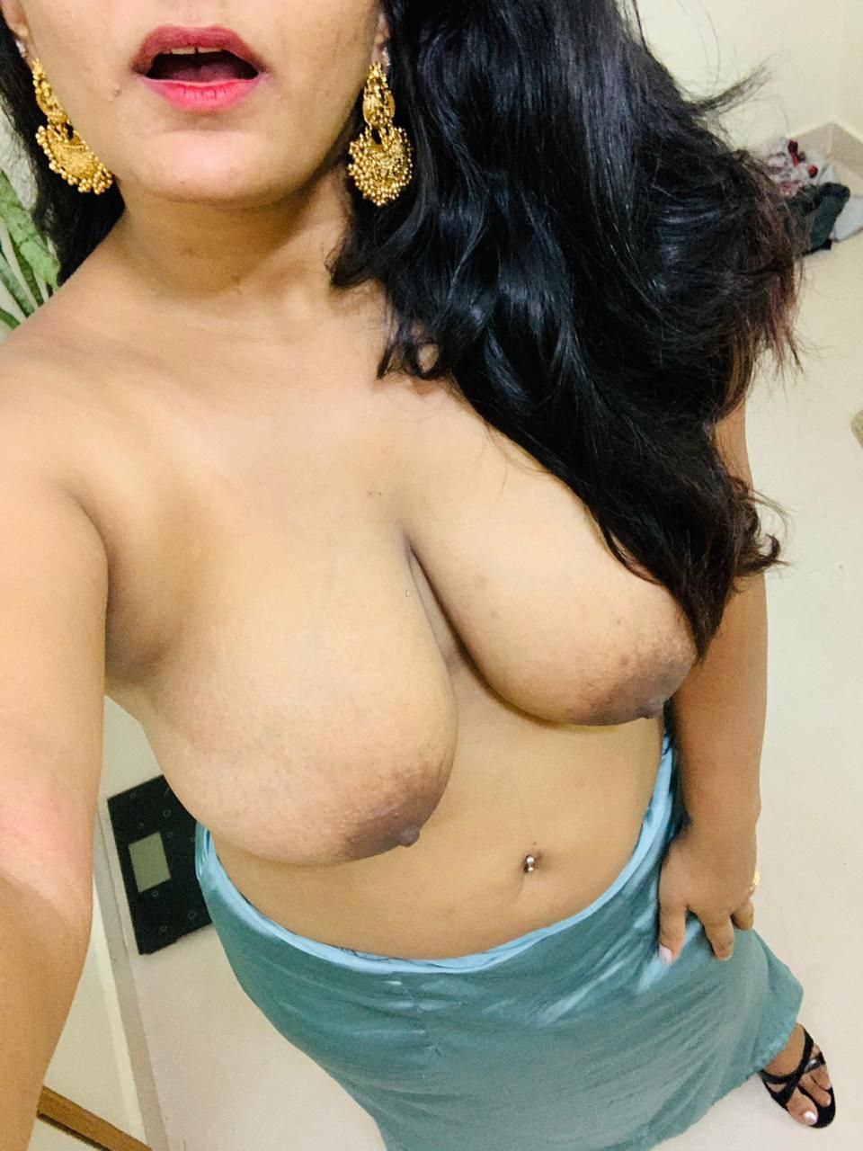 Desi Aunty With Boyfriend