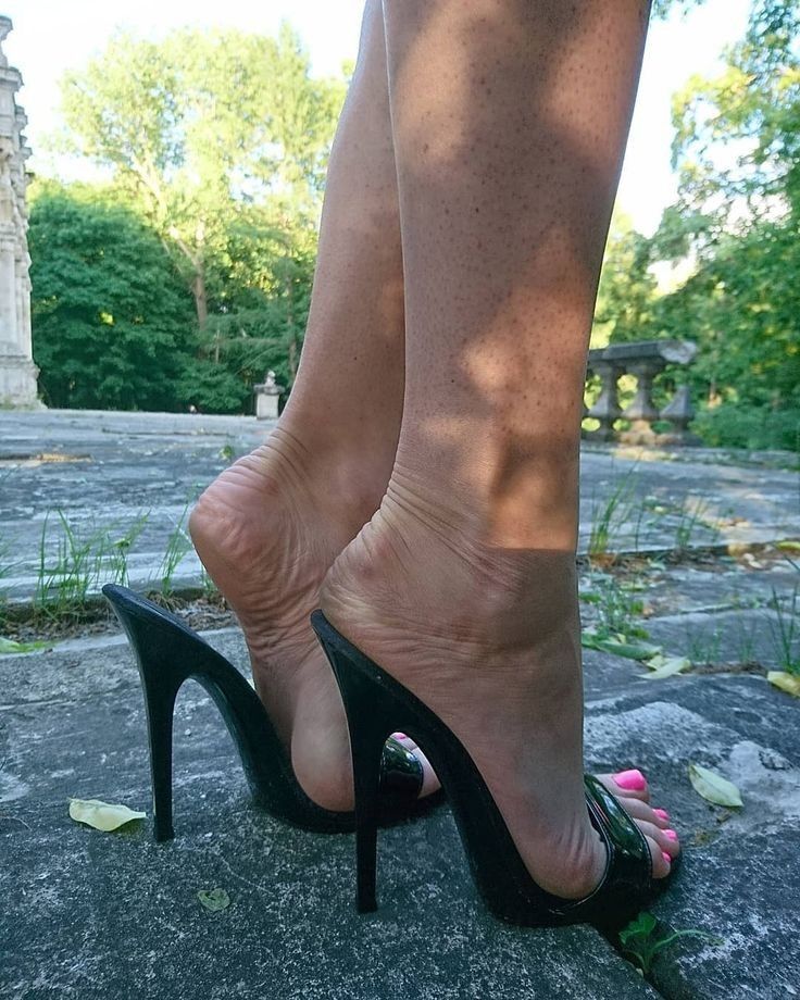 Foot fetish Feet Heels footjobs