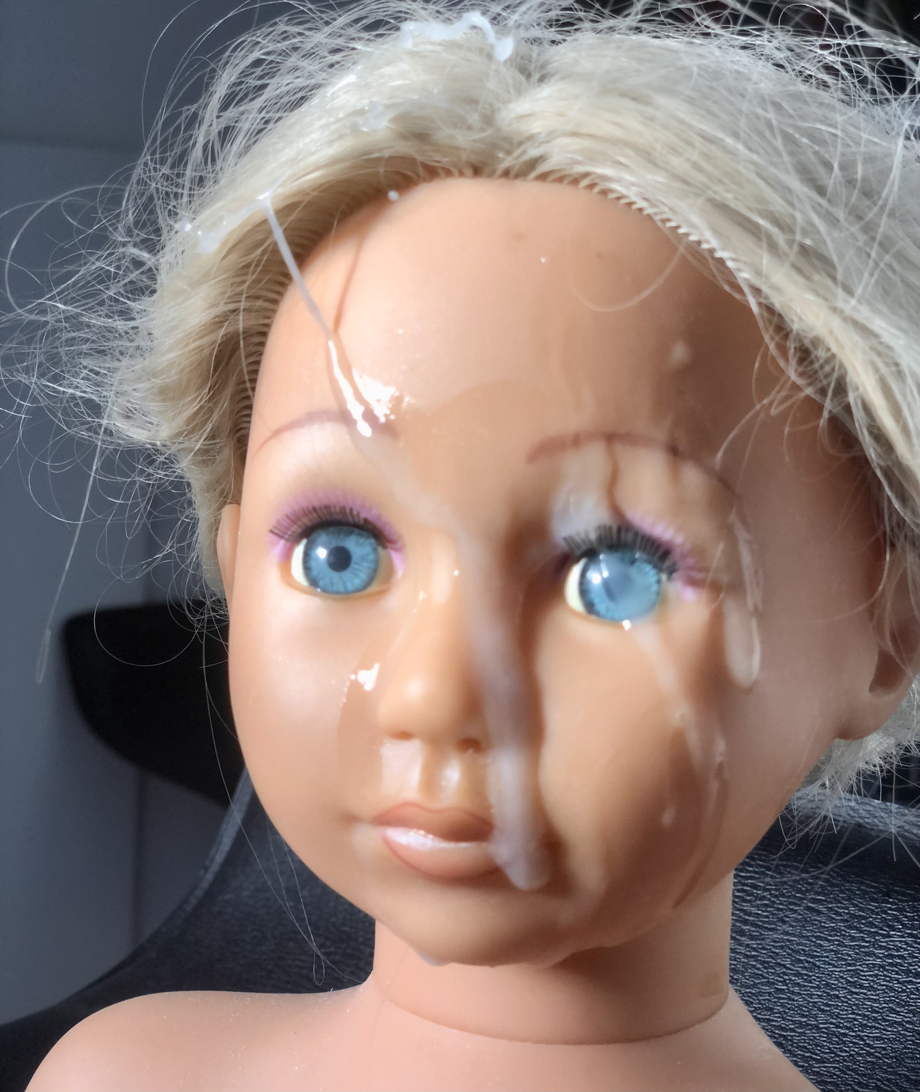 Smelly secondhand store hairdresser doll cumshot