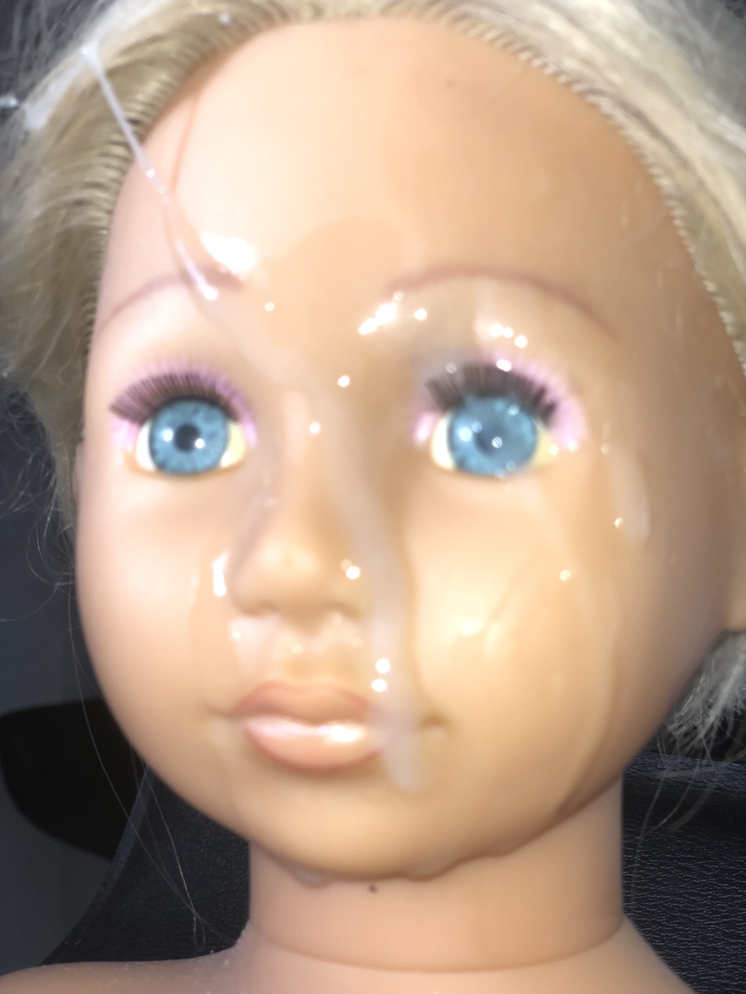Smelly secondhand store hairdresser doll cumshot