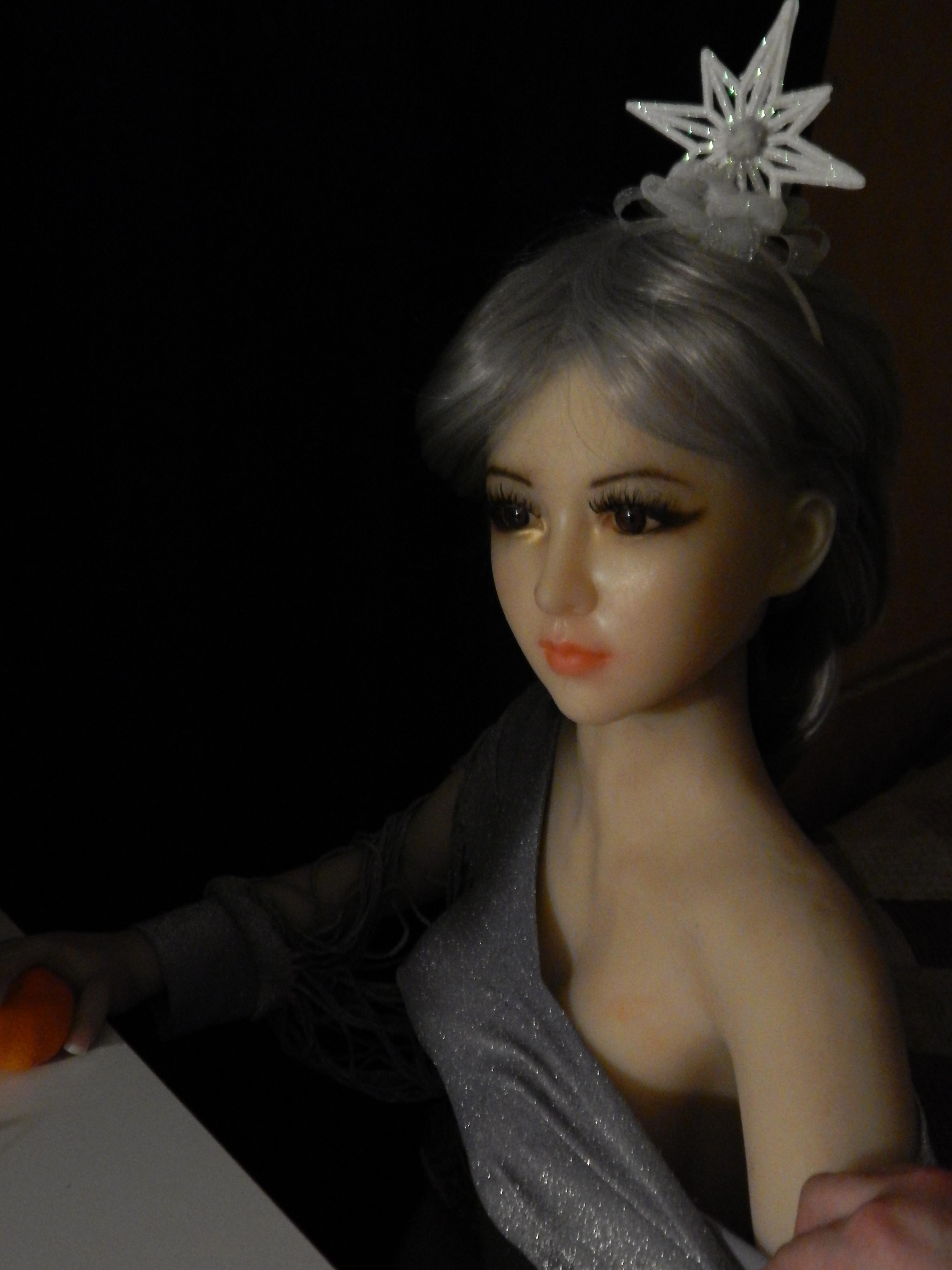 Nomi did BJ to stranger on the NY party. (some GIFs)