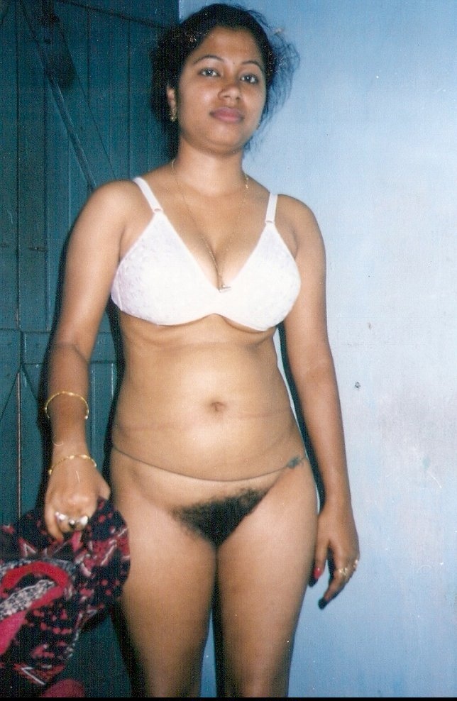 Unmarried mature showing nude