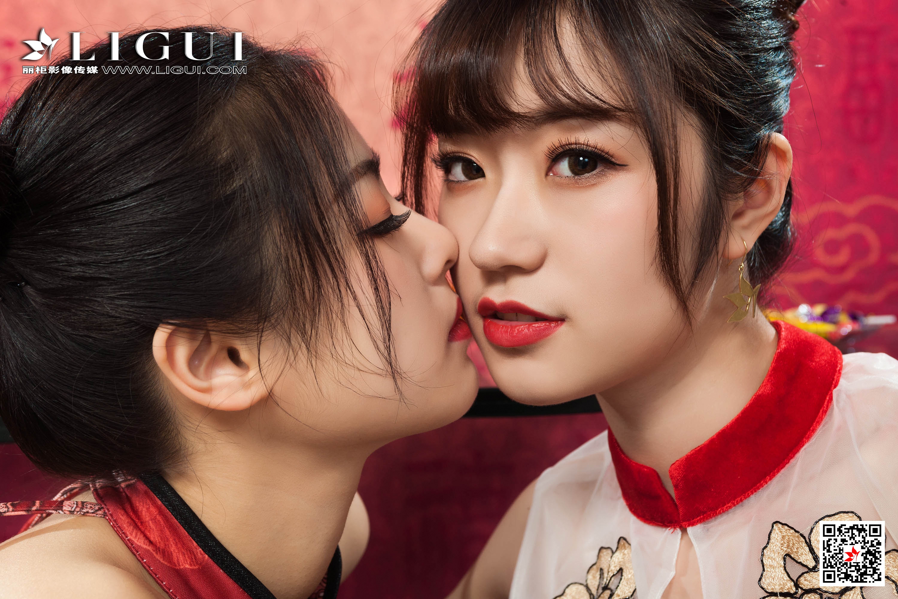 Foot Fetish Twin Flowers 3