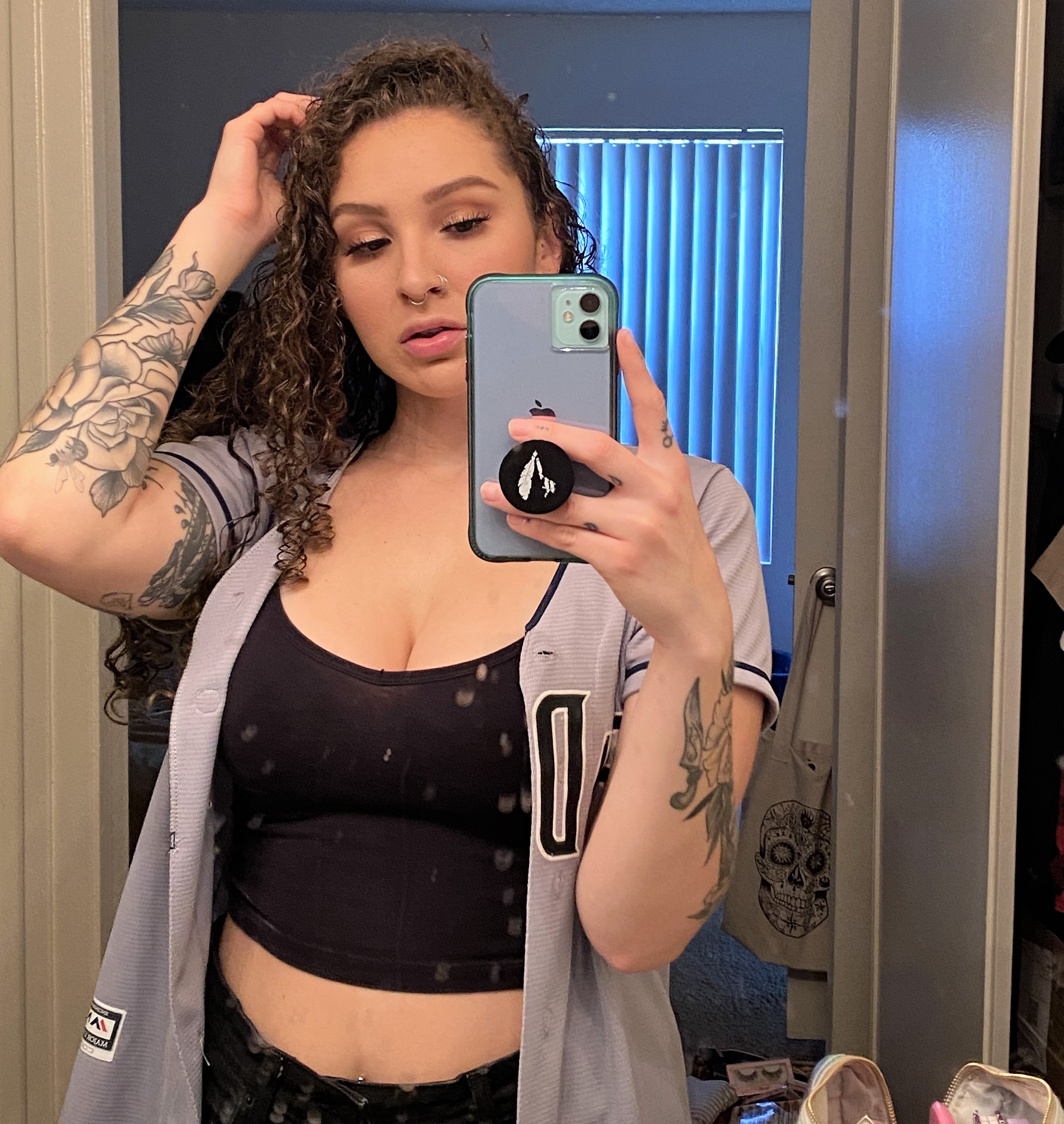 Busty webslut Savannah big tits