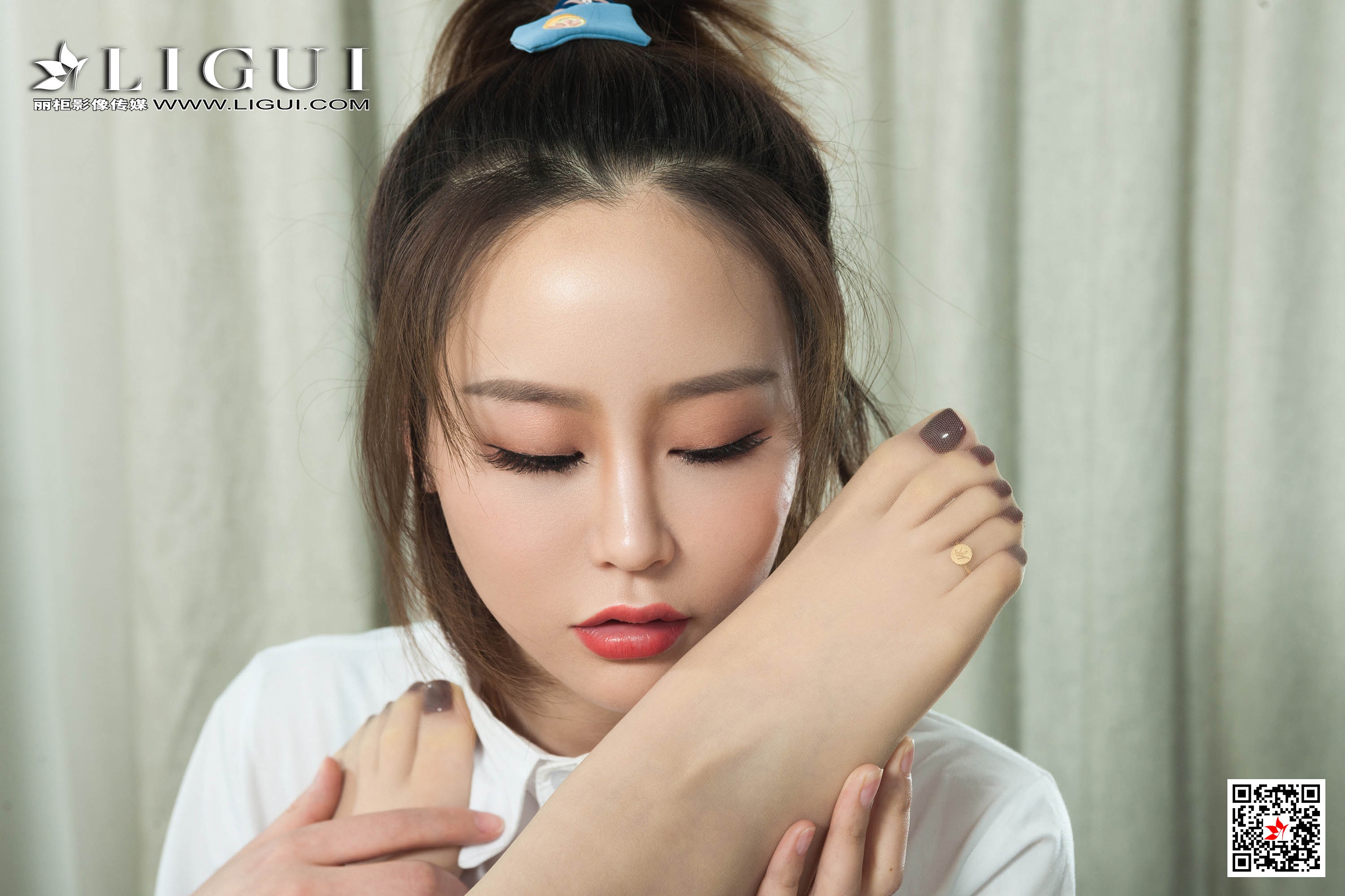 Foot Fetish Twin Flowers 9