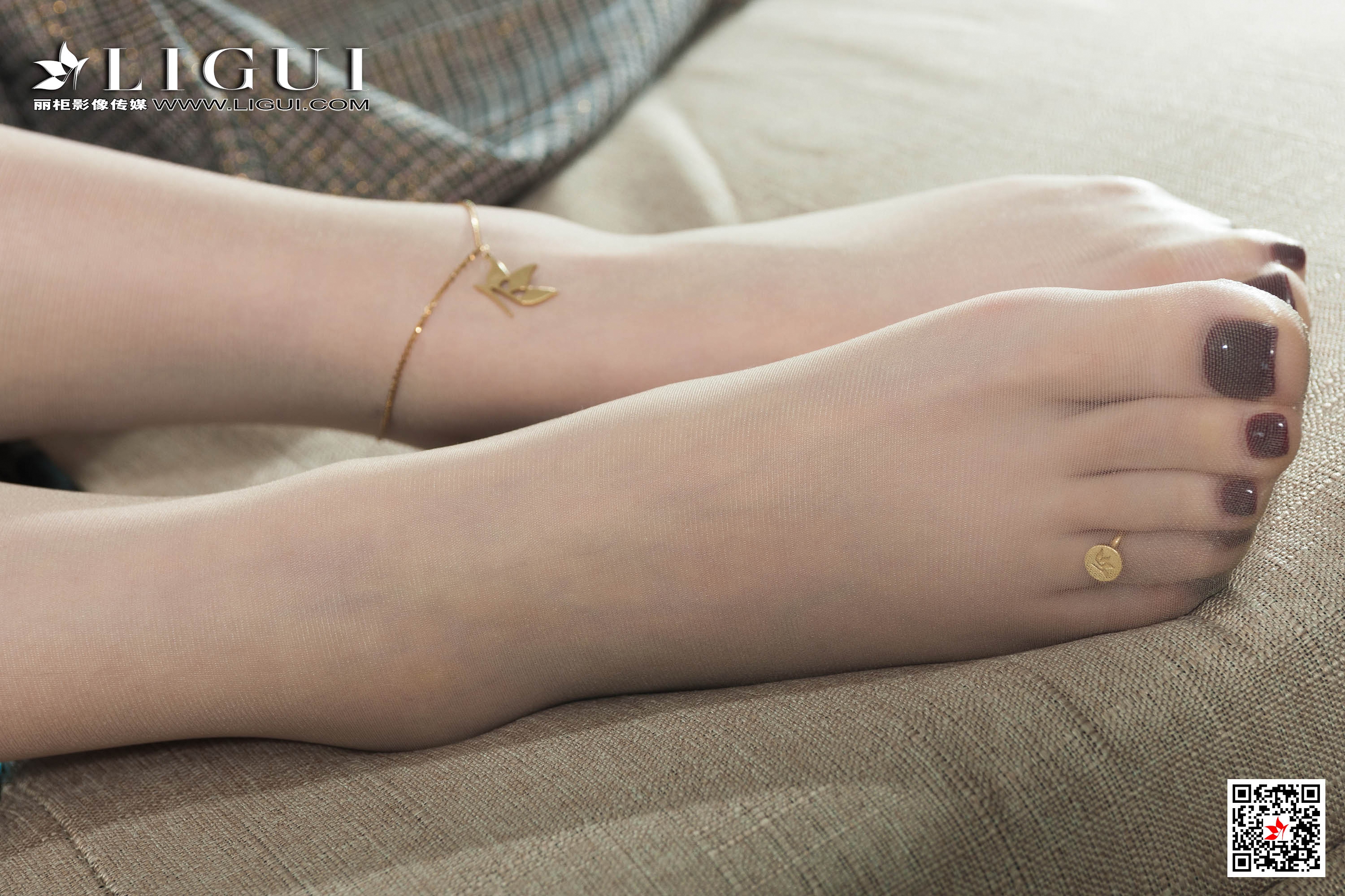 Foot Fetish Twin Flowers 9