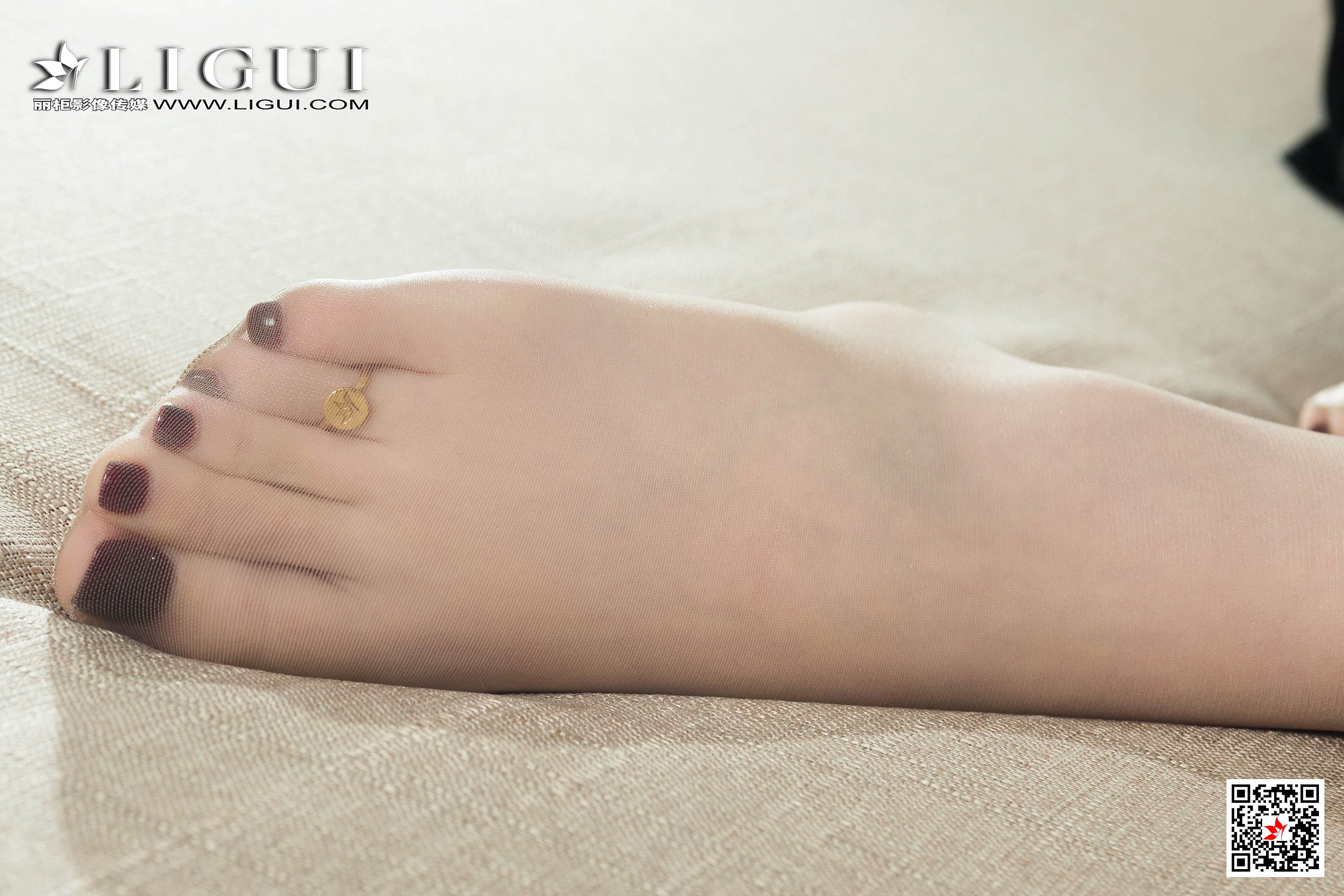 Foot Fetish Twin Flowers 9