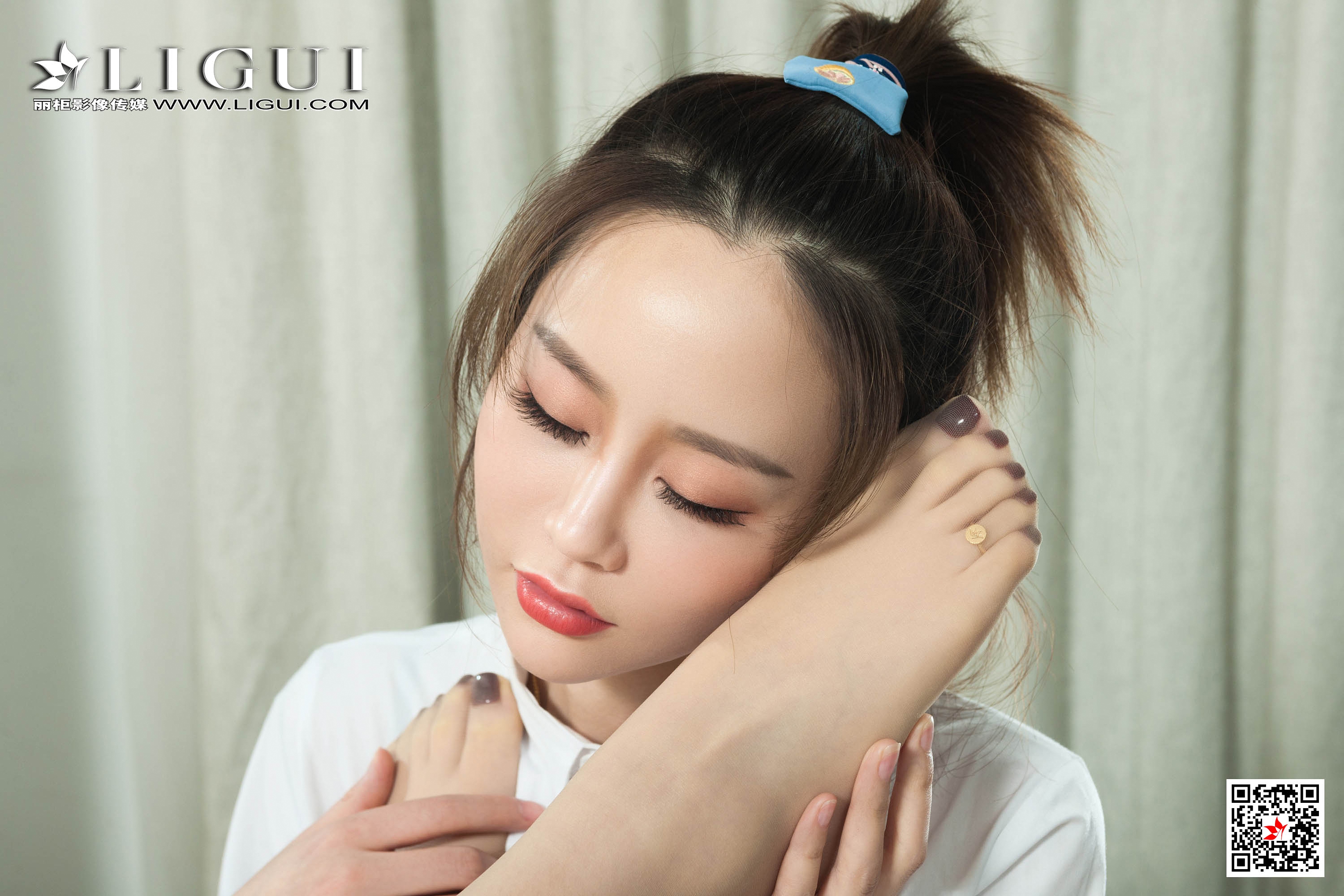 Foot Fetish Twin Flowers 9