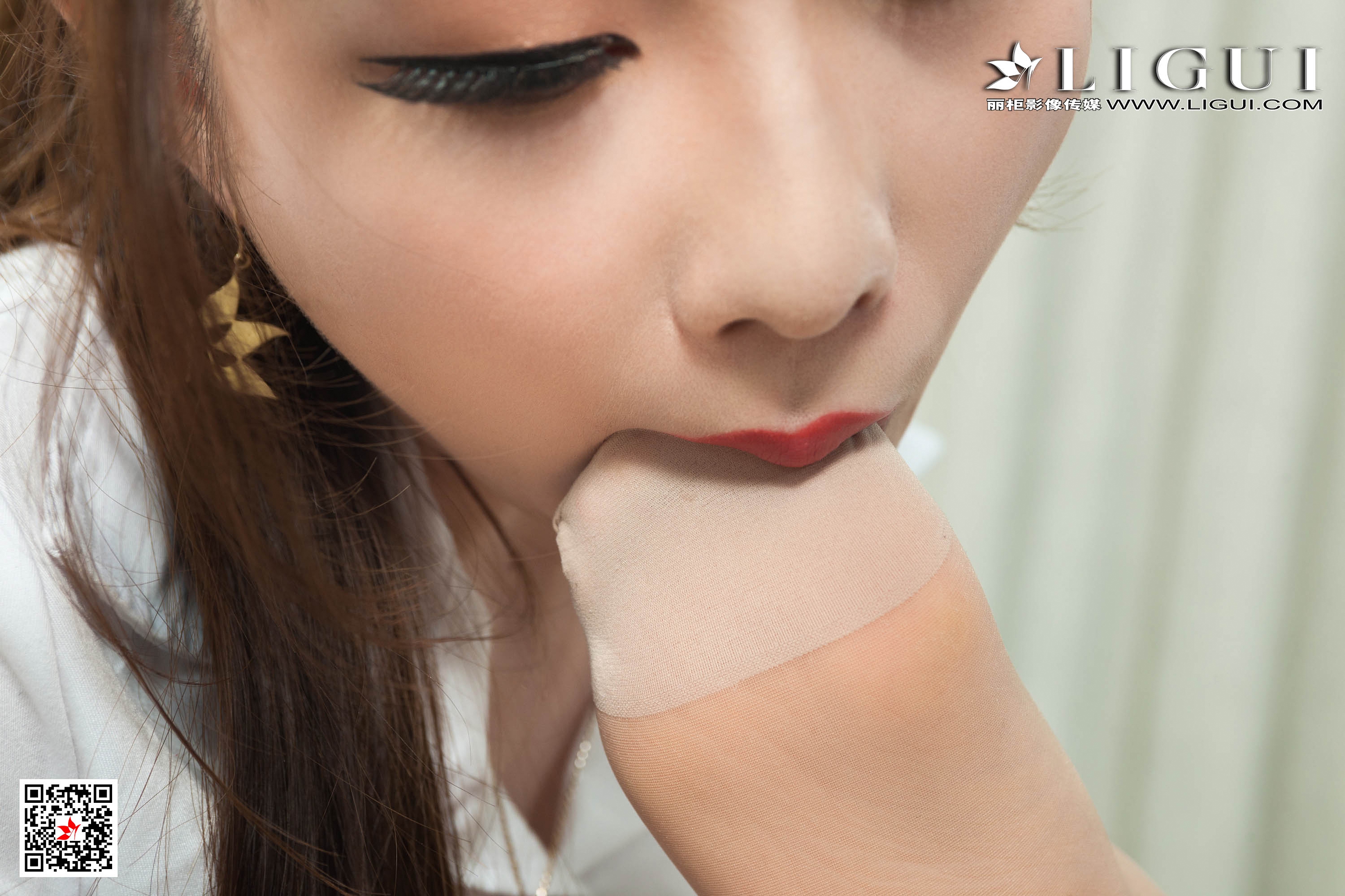 Foot Fetish Twin Flowers 9