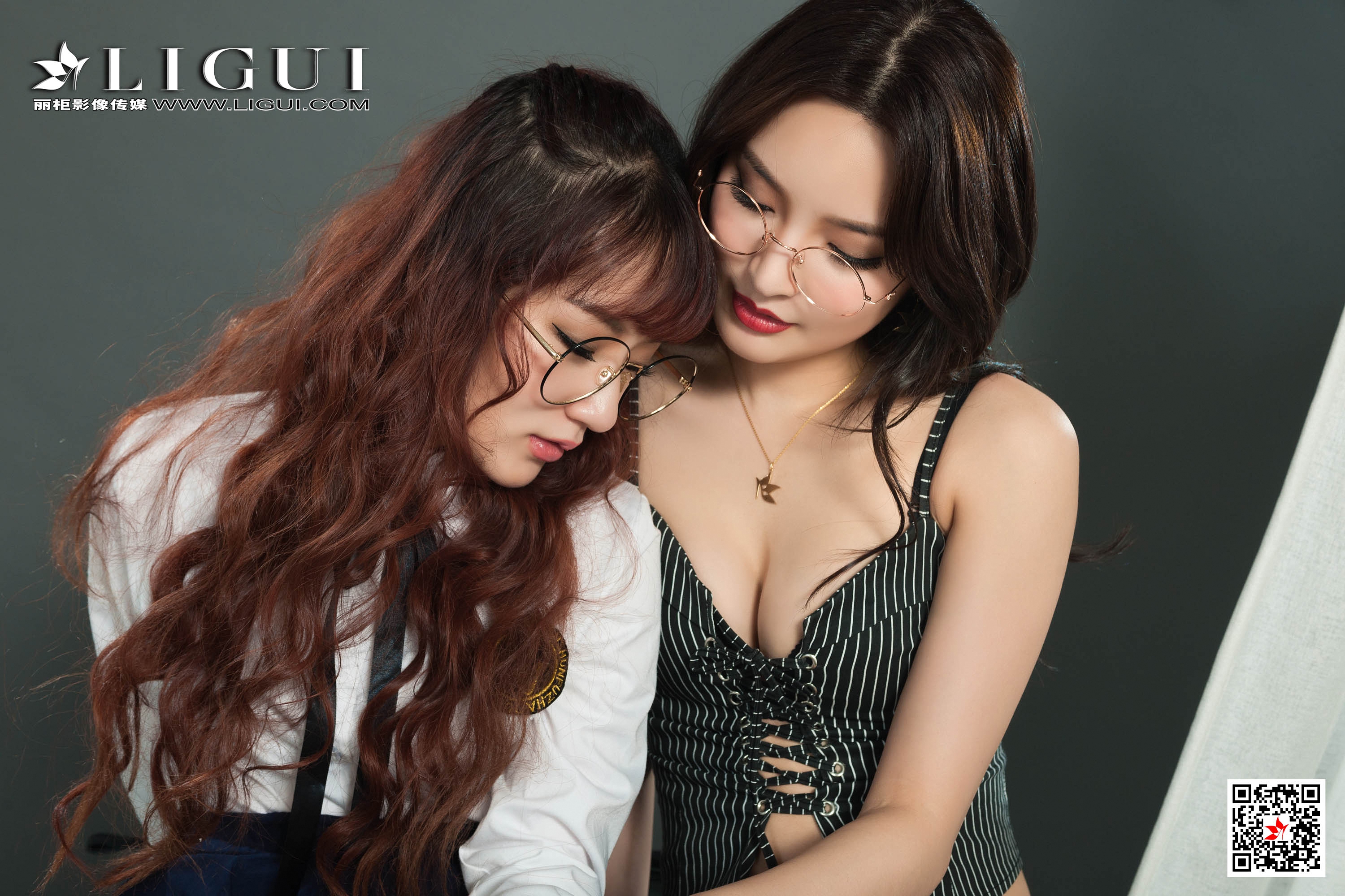 Foot Fetish Twin Flowers 11