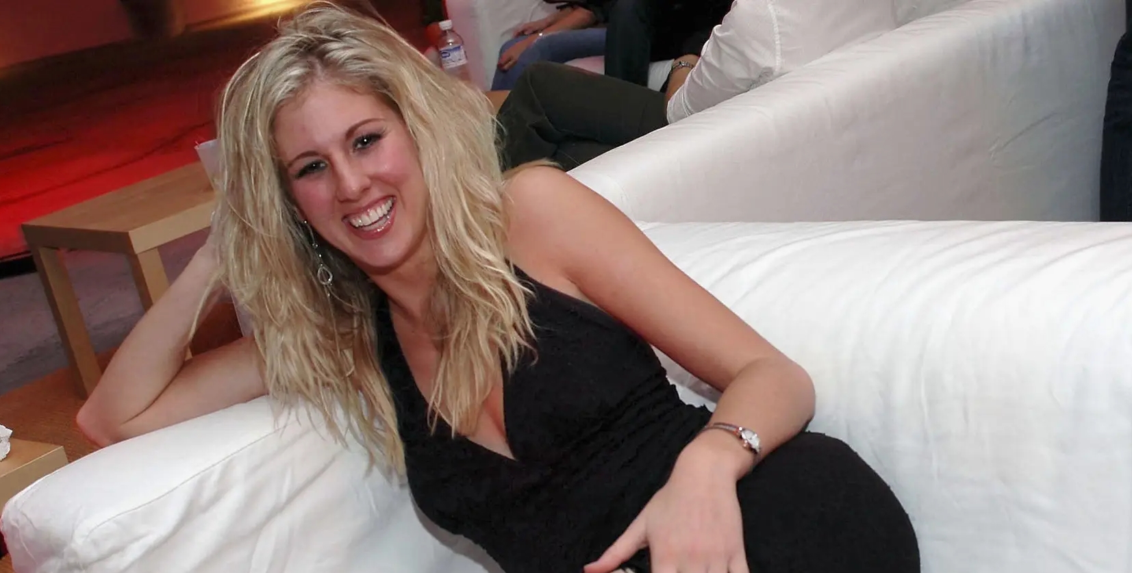 Sexy slut Jessica naked