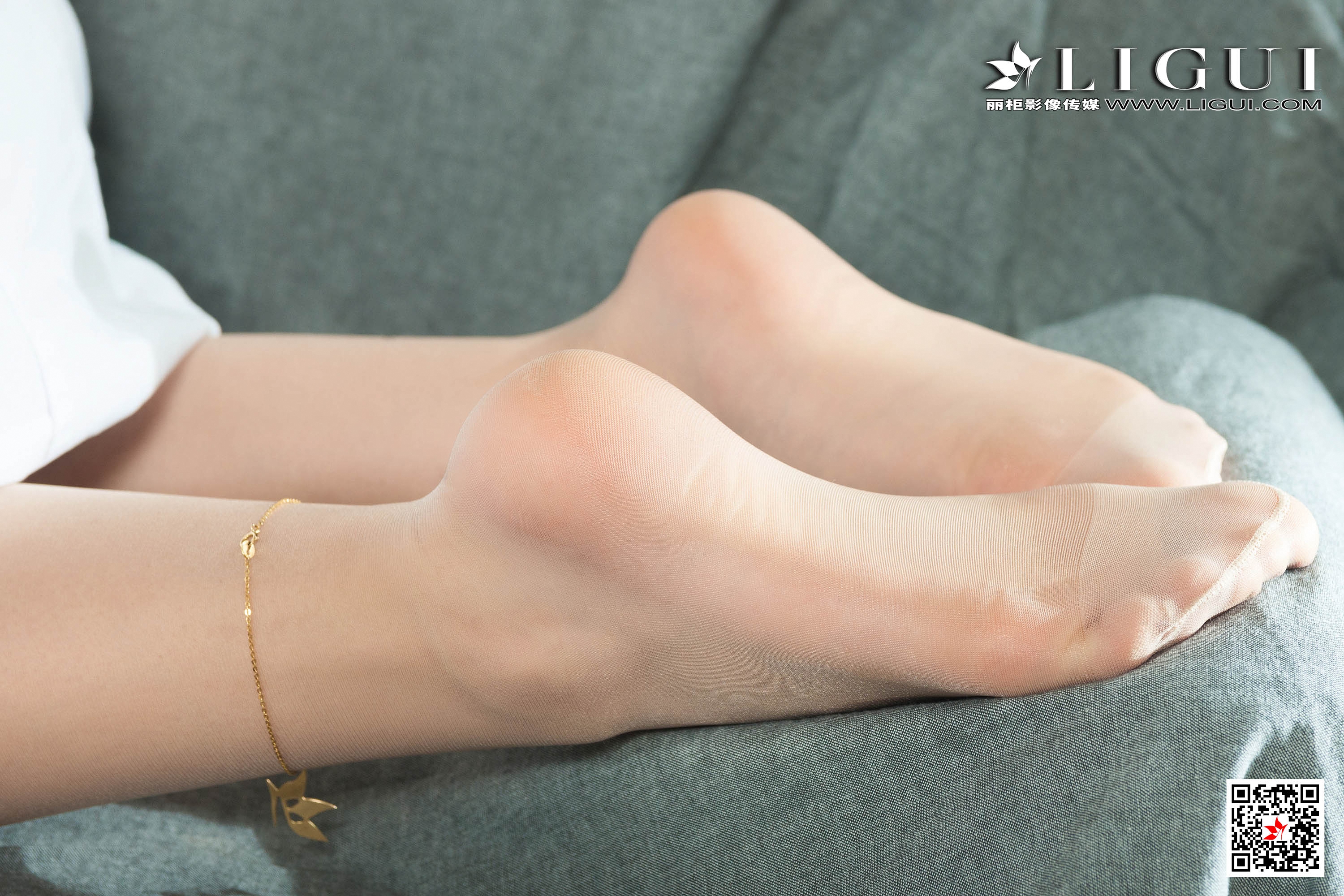 Foot Fetish Twin Flowers 14