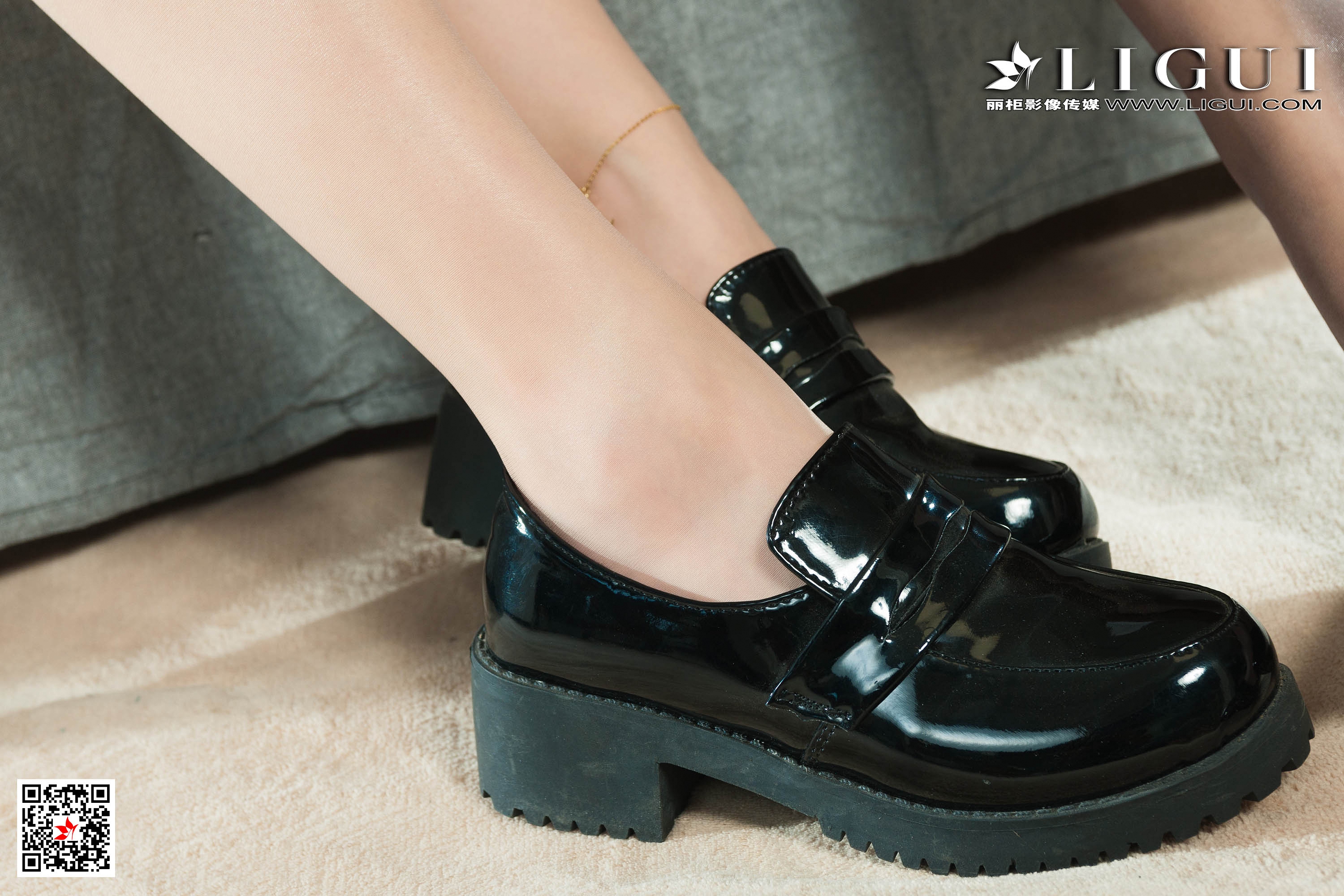 Foot Fetish Twin Flowers 14