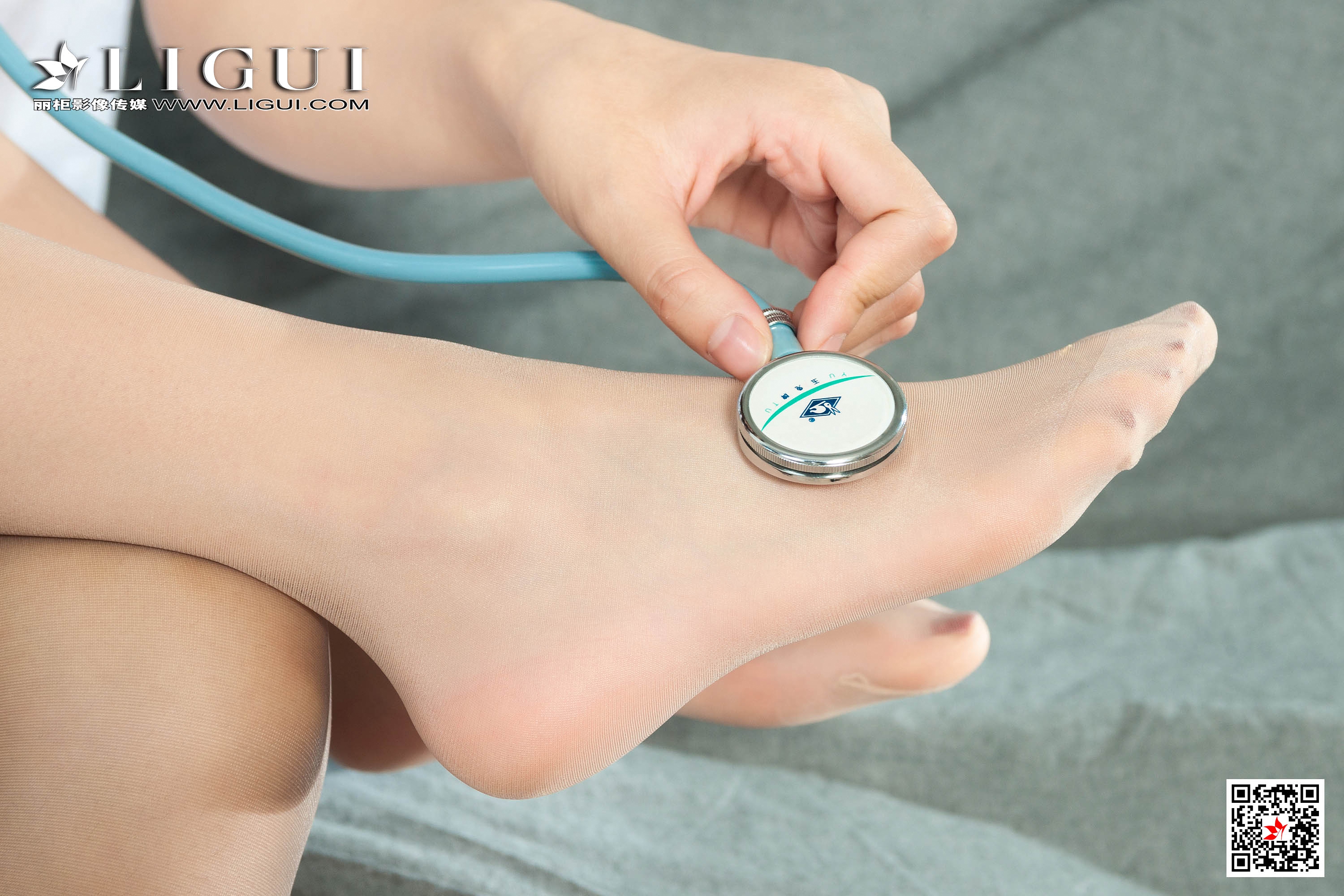 Foot Fetish Twin Flowers 14