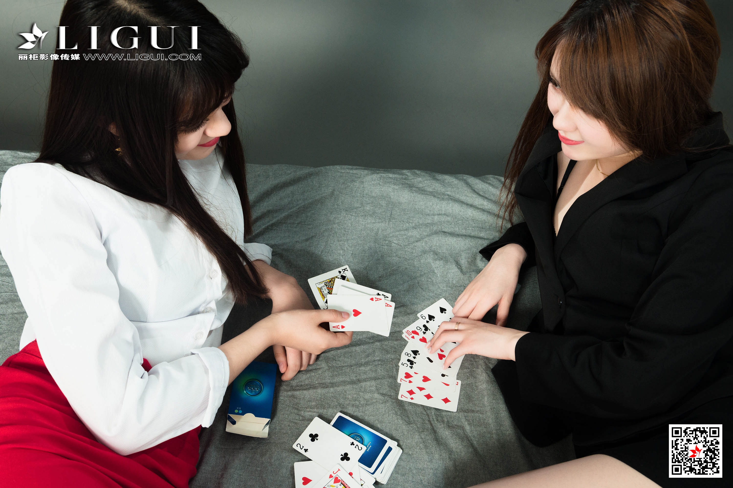 Foot Fetish Twin Flowers 17