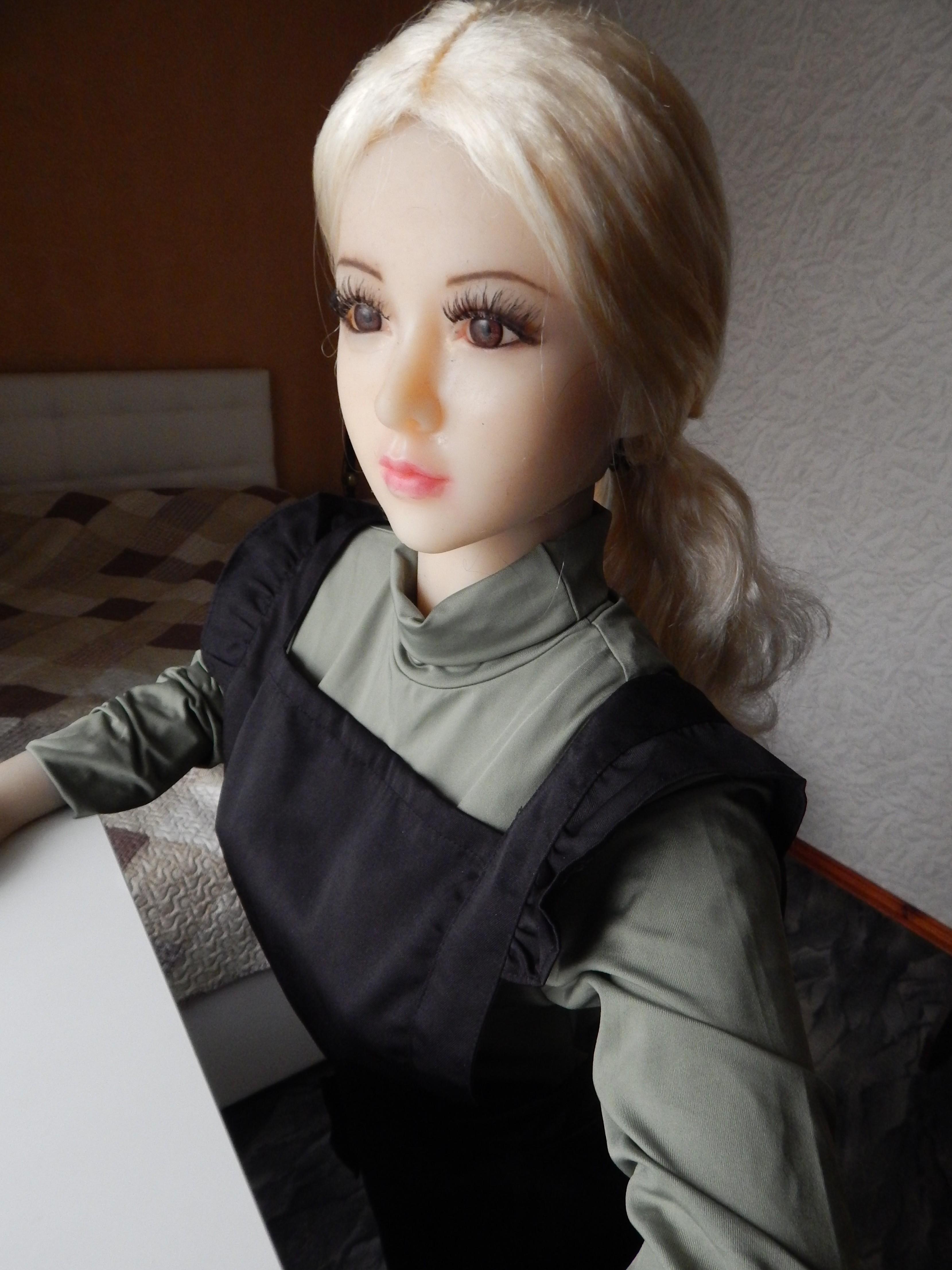 Blonde maid passes advanced job-interview. (some GIFs)