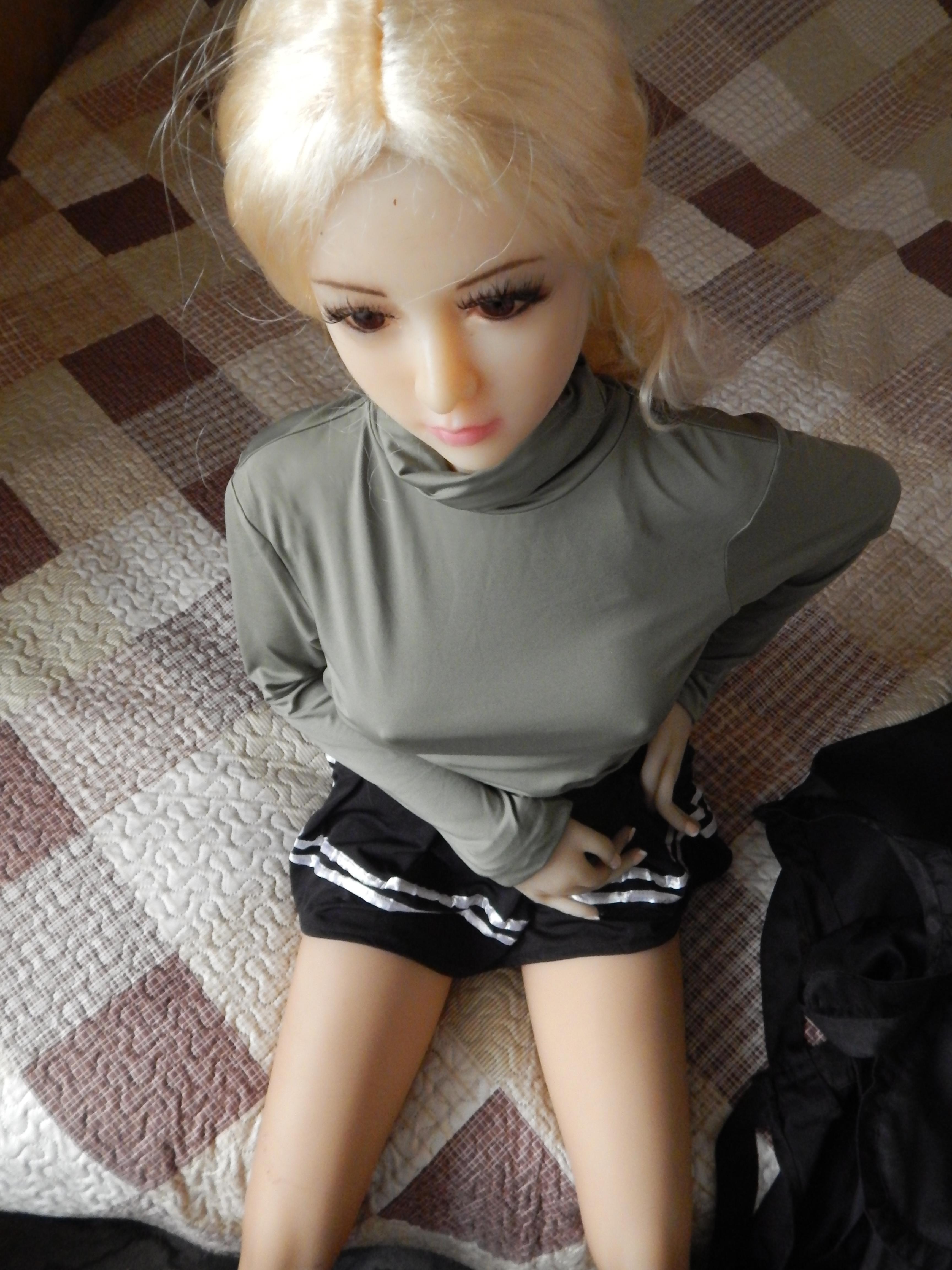 Blonde maid passes advanced job-interview. (some GIFs)