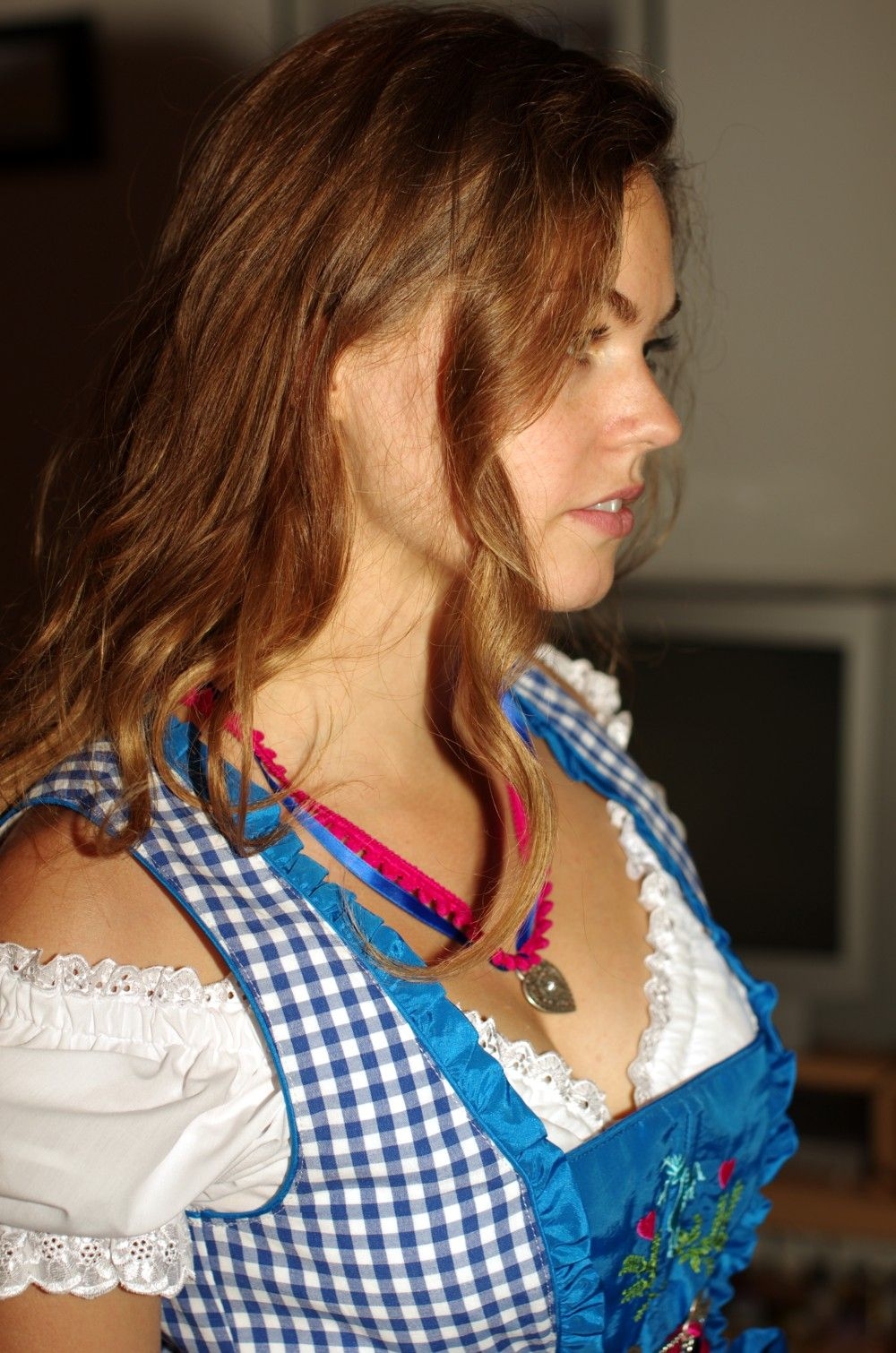 Lovely public slut spreading outdoors