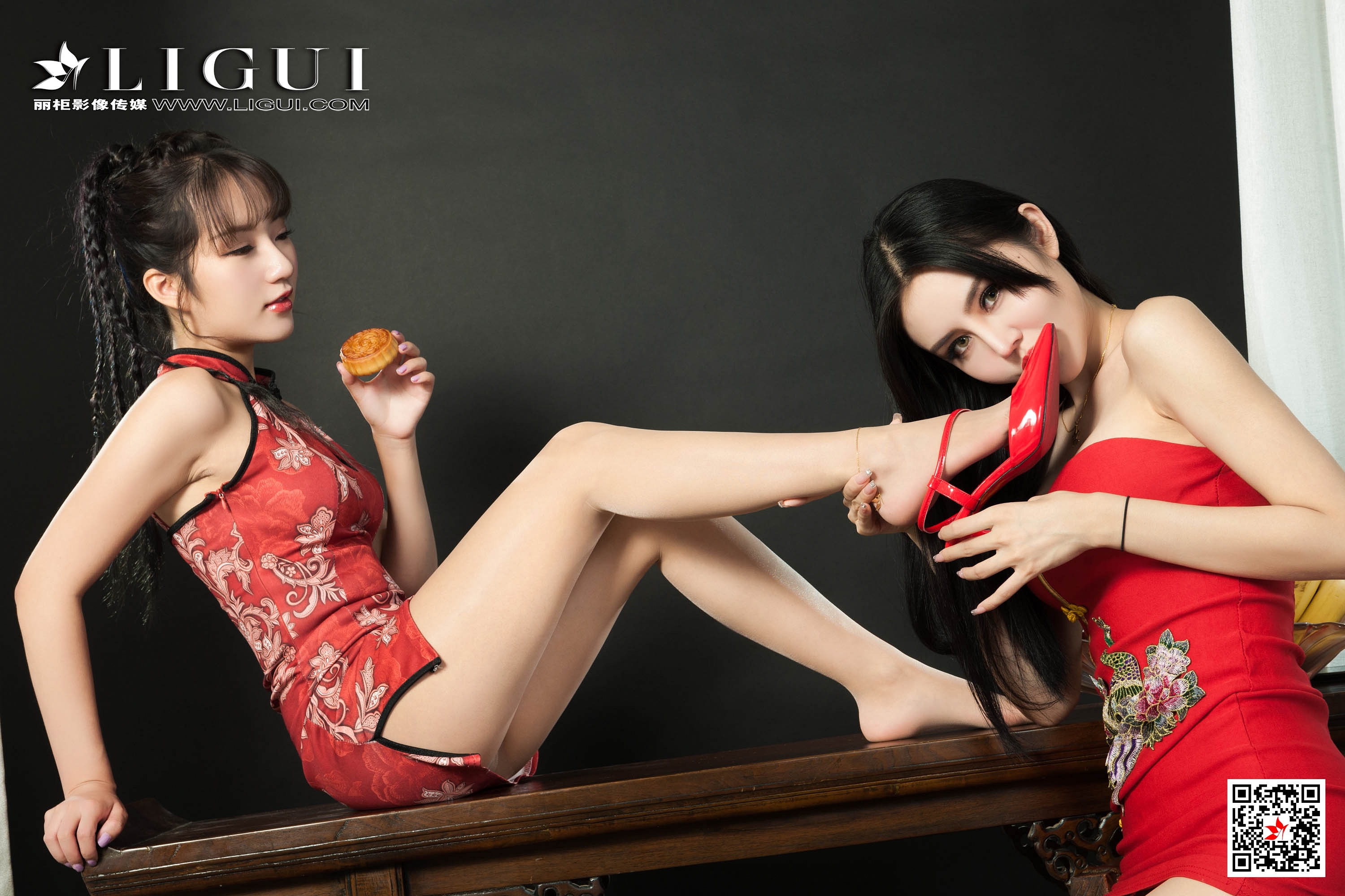 Foot Fetish Twin Flowers 21