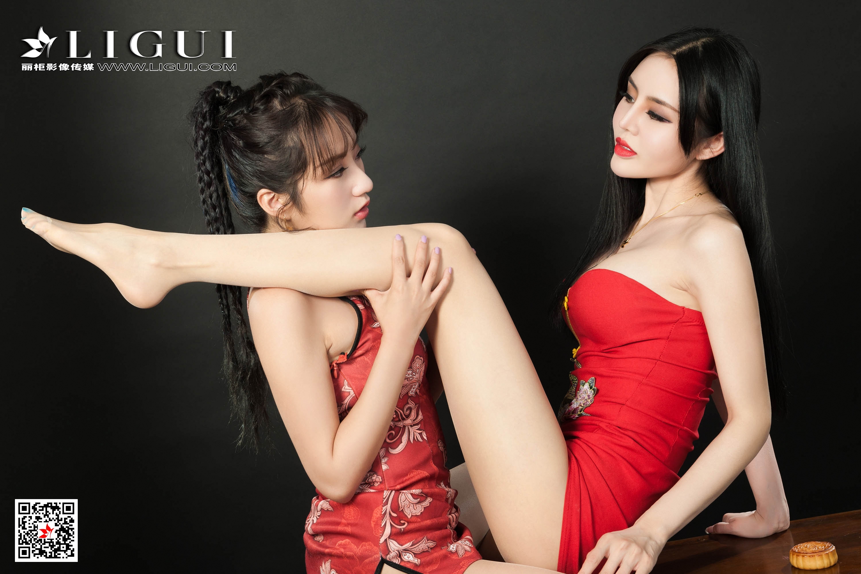 Foot Fetish Twin Flowers 21