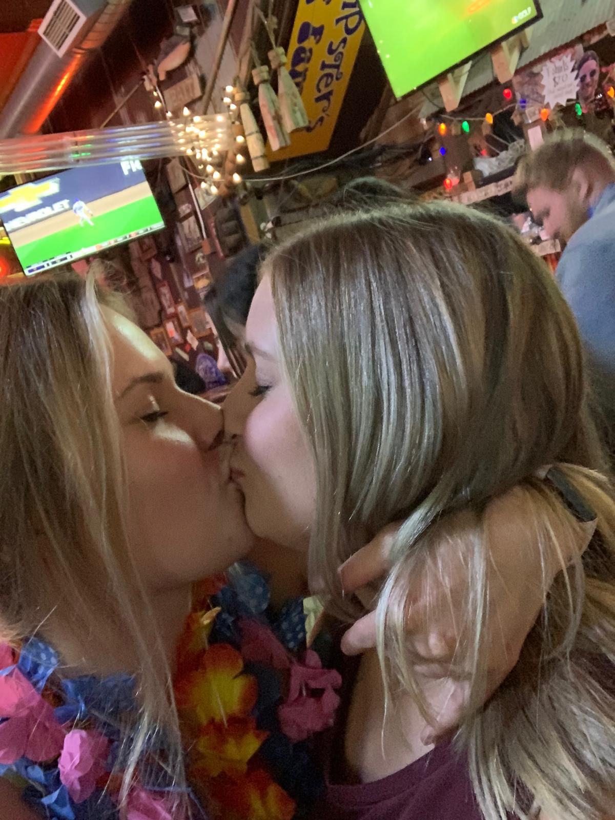 Rachel M spreading at home