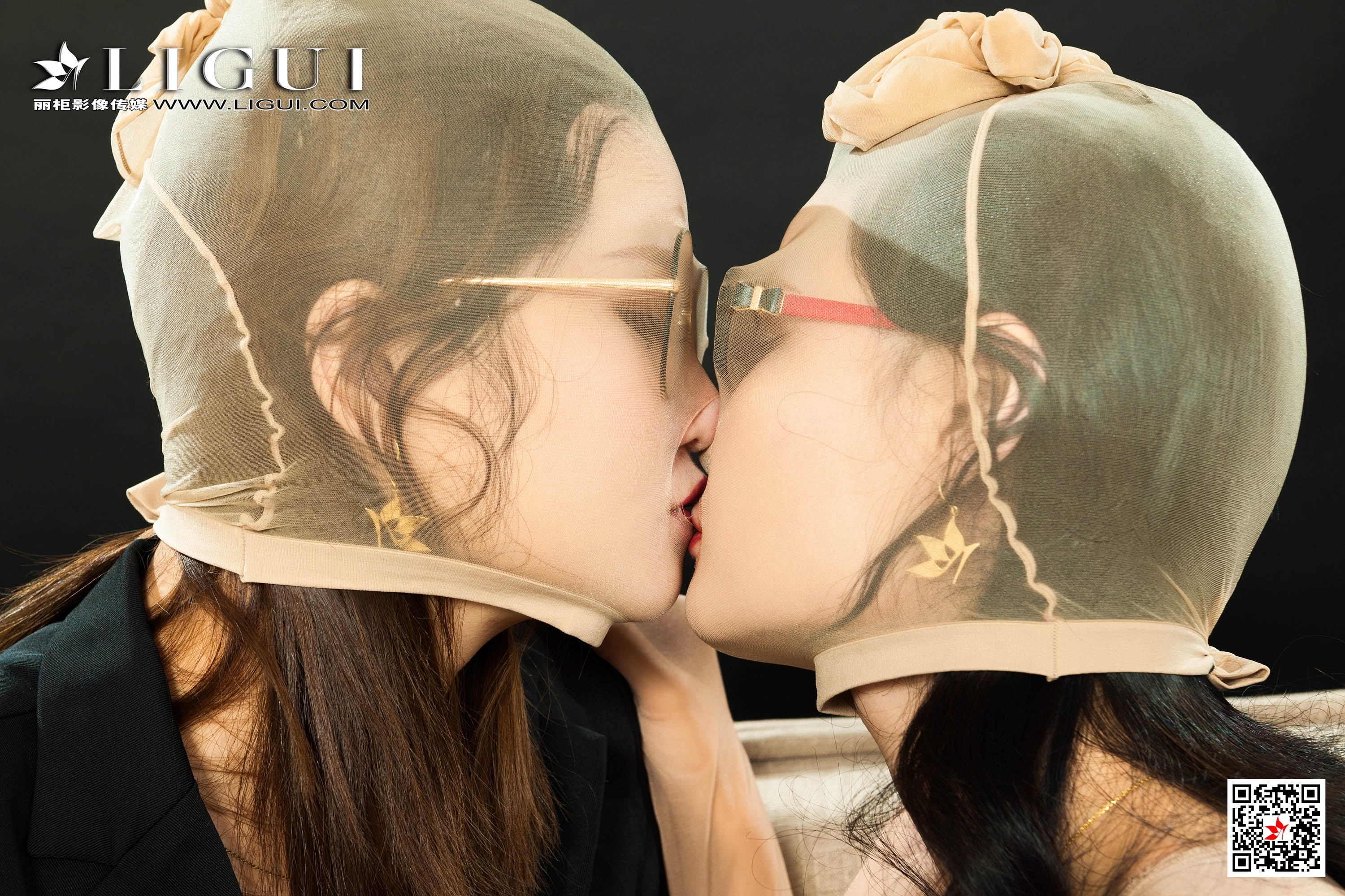 Foot Fetish Twin Flowers 23