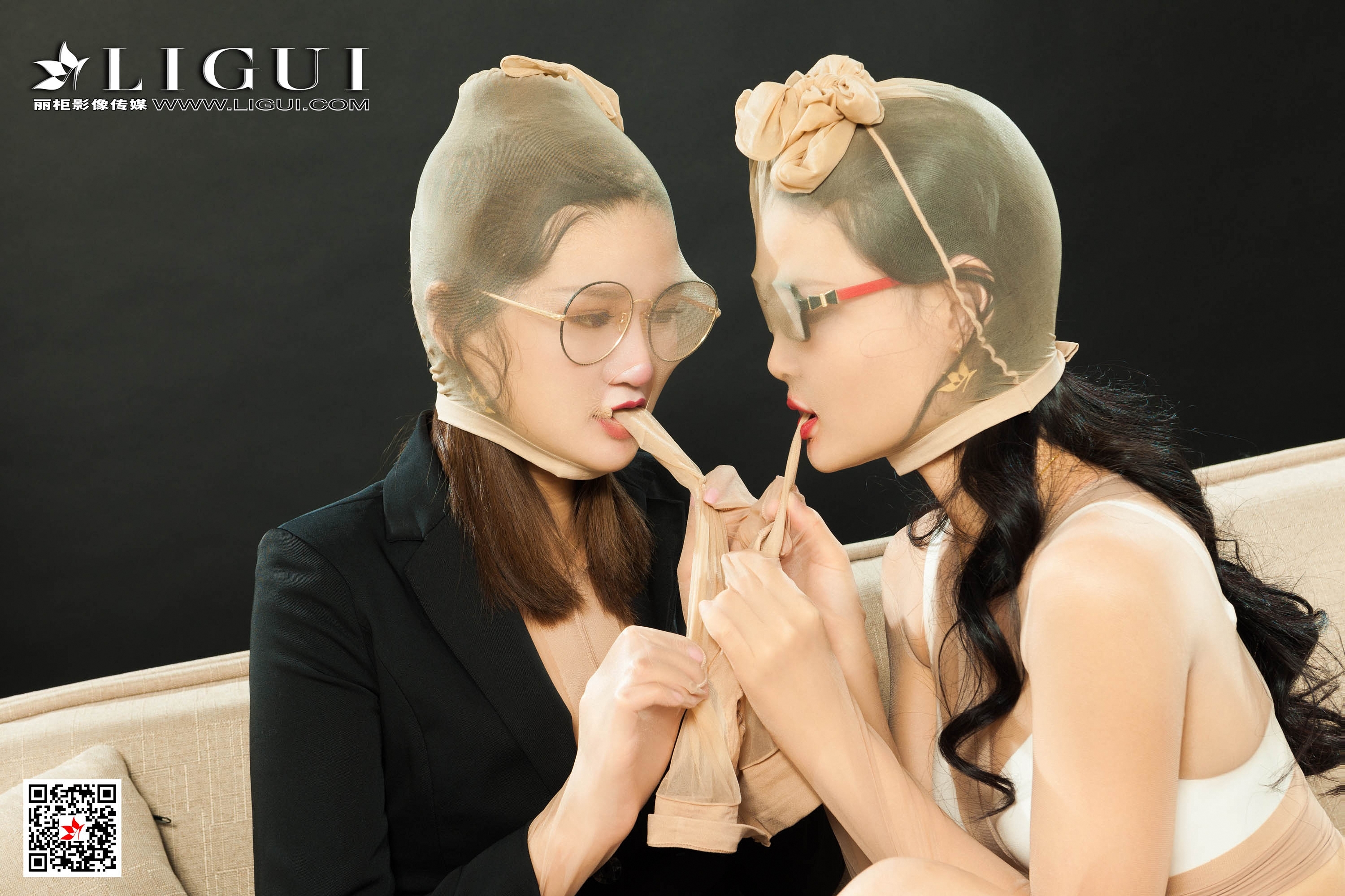 Foot Fetish Twin Flowers 23